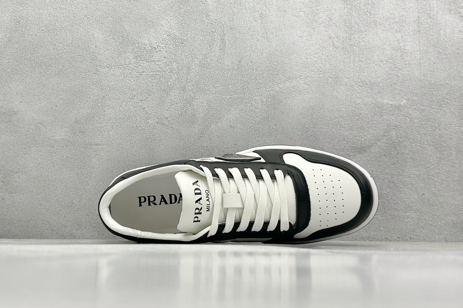 PRADA 普拉达马龙同款低帮男鞋运动休闲板鞋