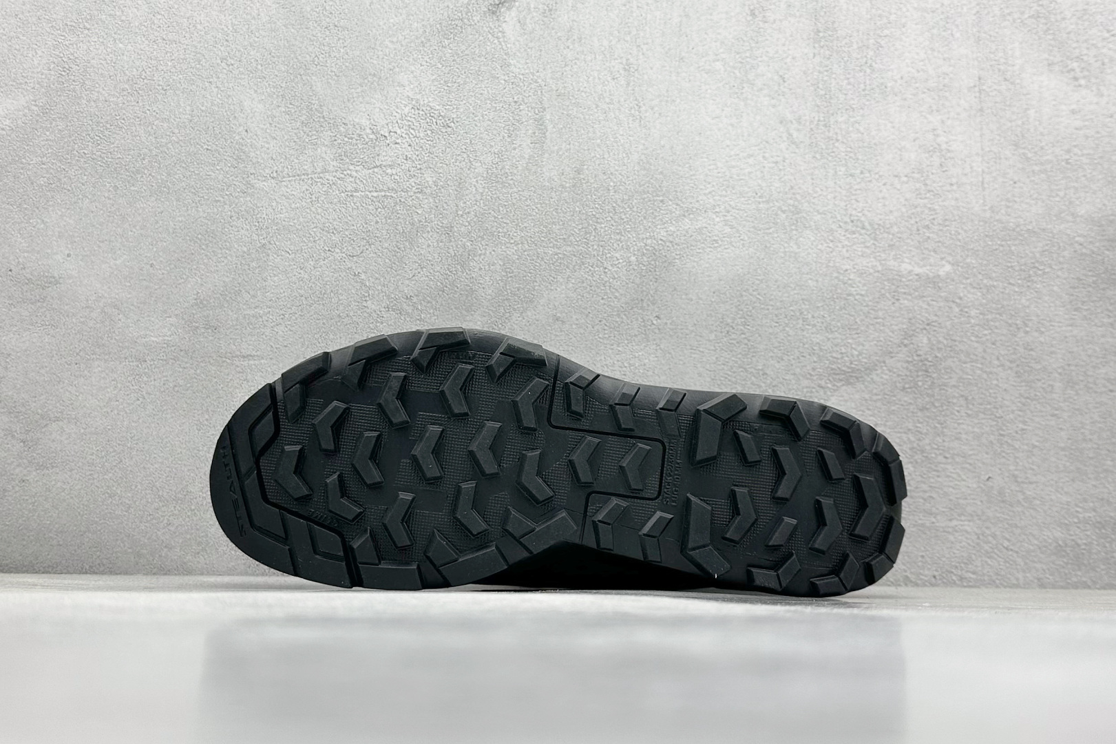  
Adidas TERREX SKYCHASER TECH GTX 
运动网面透气跑鞋 
原档案数据编