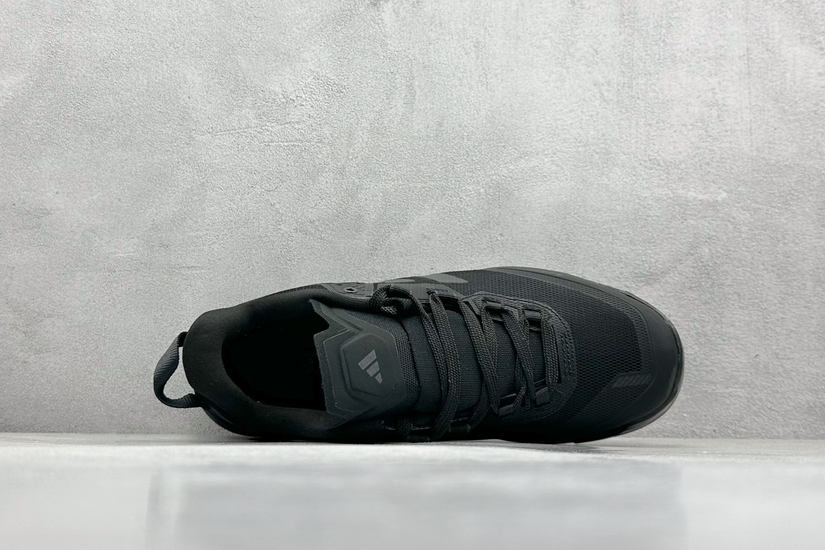  
Adidas TERREX SKYCHASER TECH GTX 
运动网面透气跑鞋 
原档案数据编