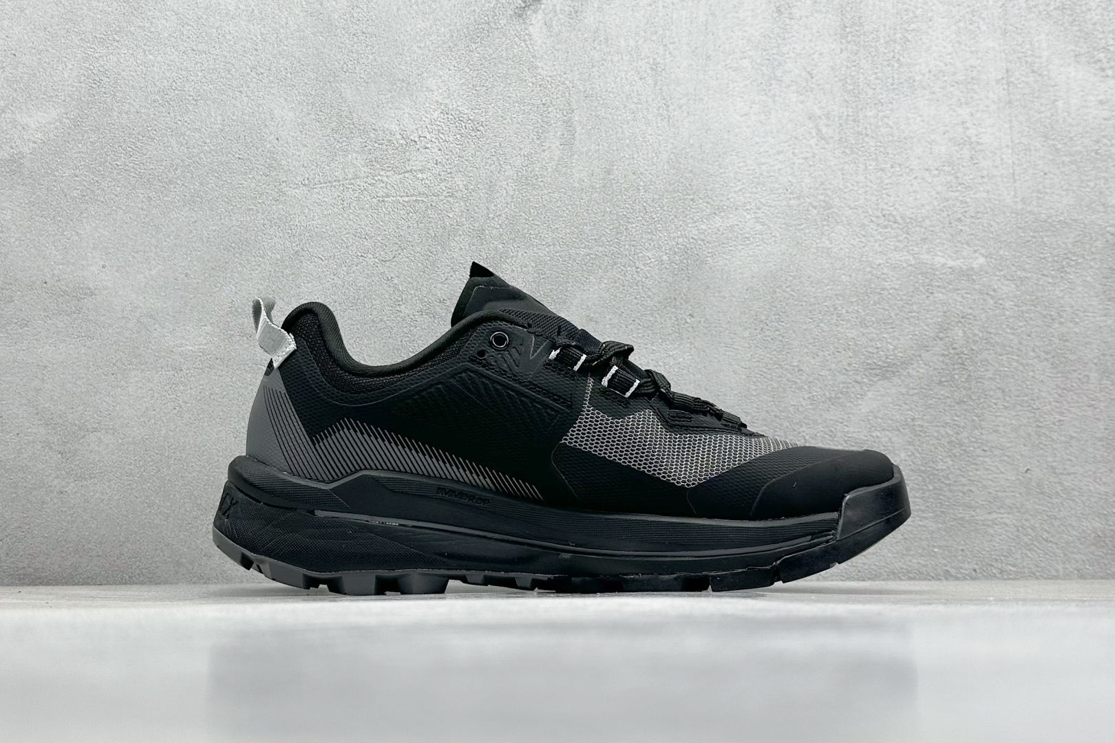  
Adidas TERREX SKYCHASER TECH GTX 
运动网面透气跑鞋 
原档案数据编