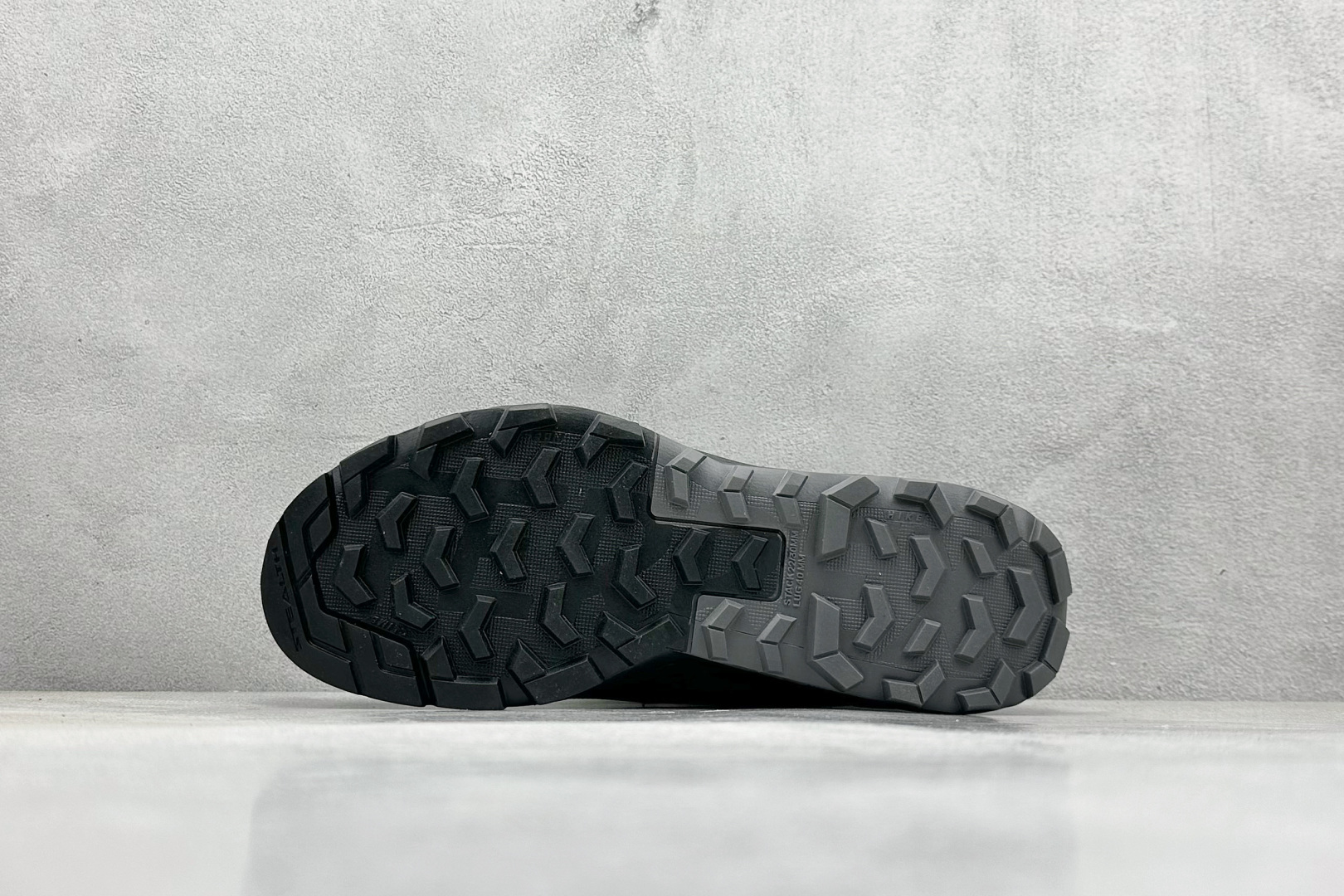  
Adidas TERREX SKYCHASER TECH GTX 
运动网面透气跑鞋 
原档案数据编