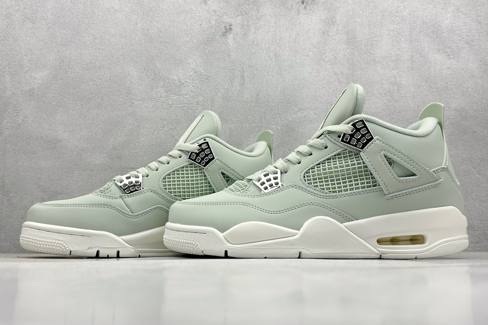  
Air Jordan 4 Retro Low Seafoam 薄荷绿
最高工艺复刻 原装无色差修正
