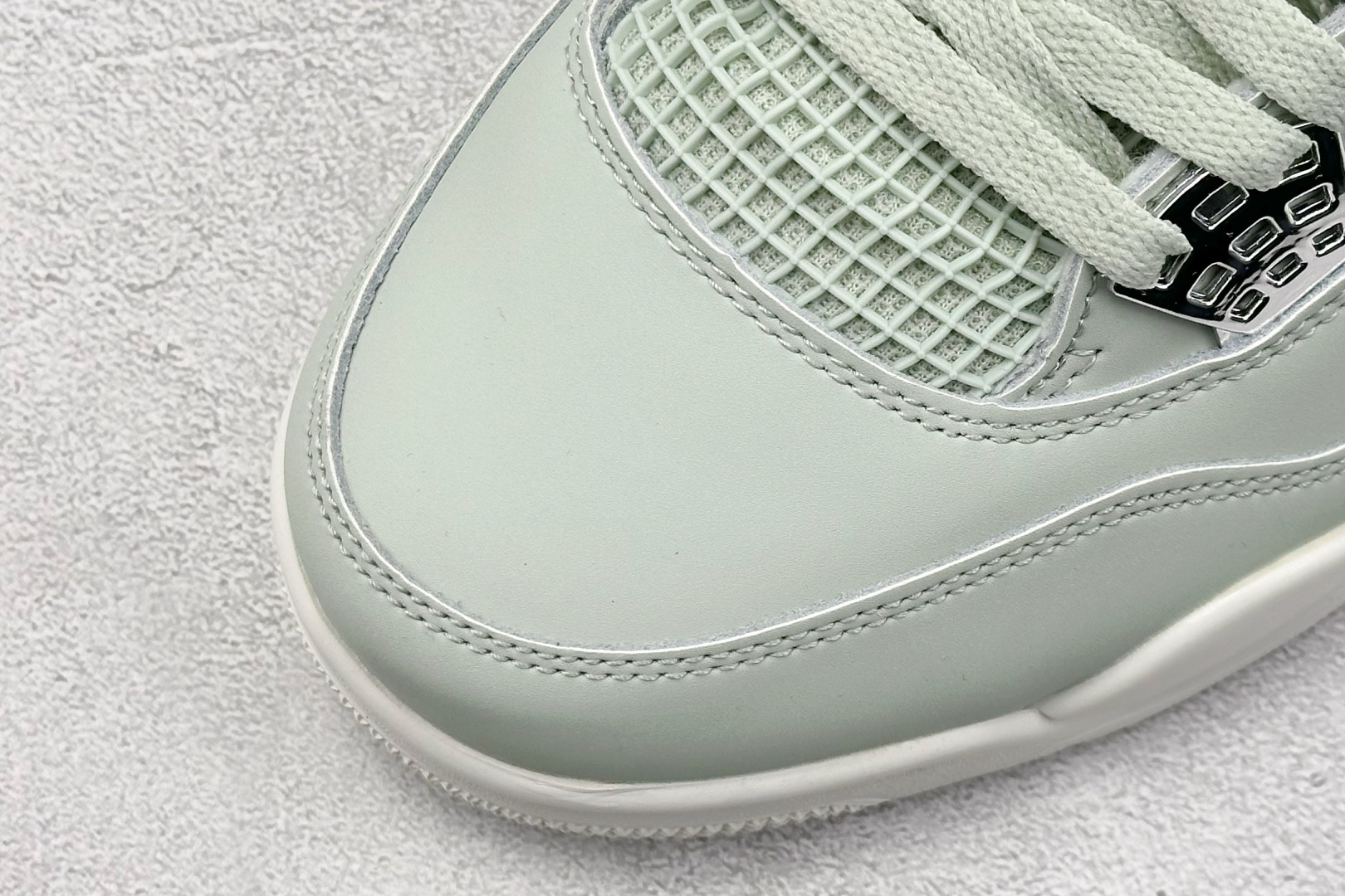  
Air Jordan 4 Retro Low Seafoam 薄荷绿
最高工艺复刻 原装无色差修正
