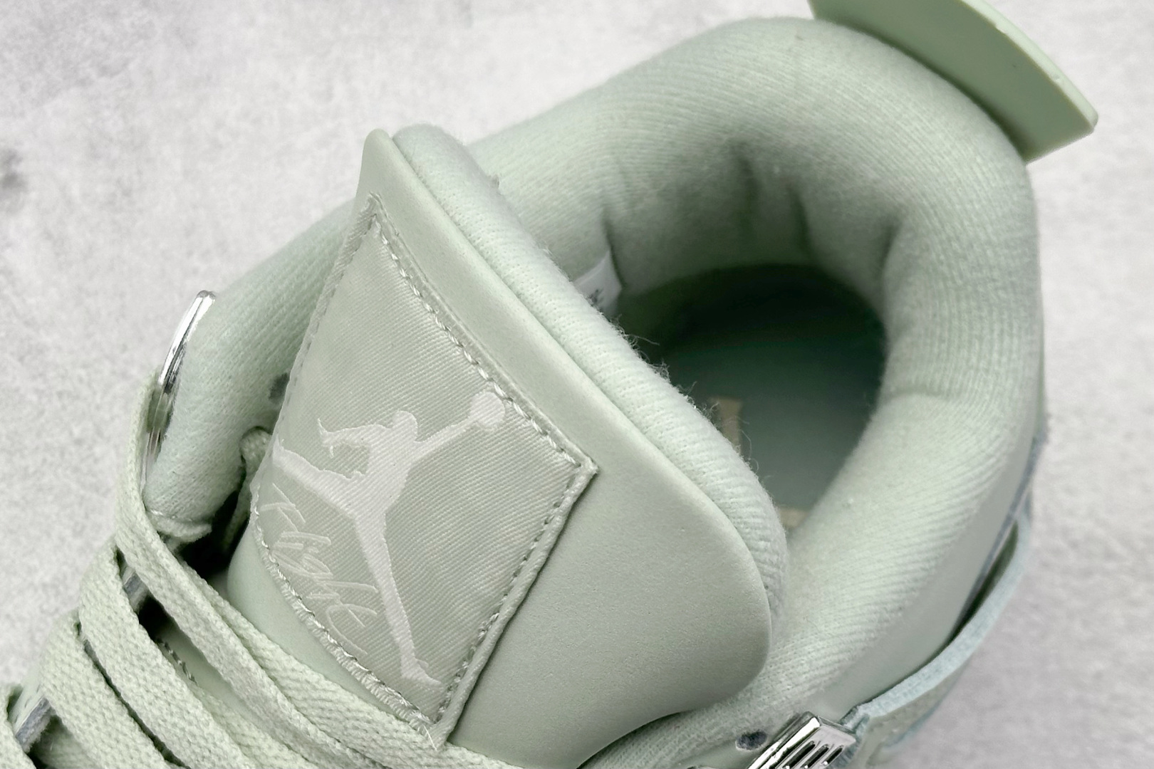  
Air Jordan 4 Retro Low Seafoam 薄荷绿
最高工艺复刻 原装无色差修正
