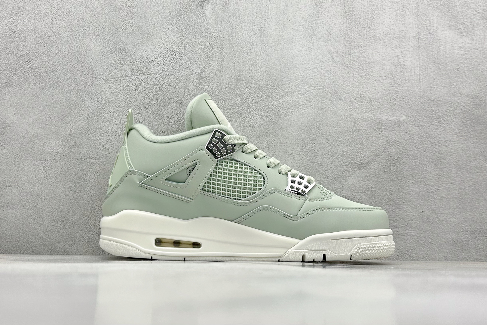  
Air Jordan 4 Retro Low Seafoam 薄荷绿
最高工艺复刻 原装无色差修正
