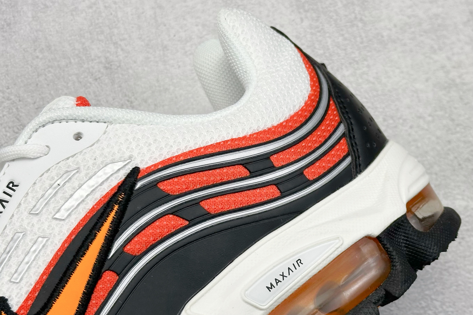  
Comme Des Garcons Homme Plus x Nk Air Max TL 2.5 P