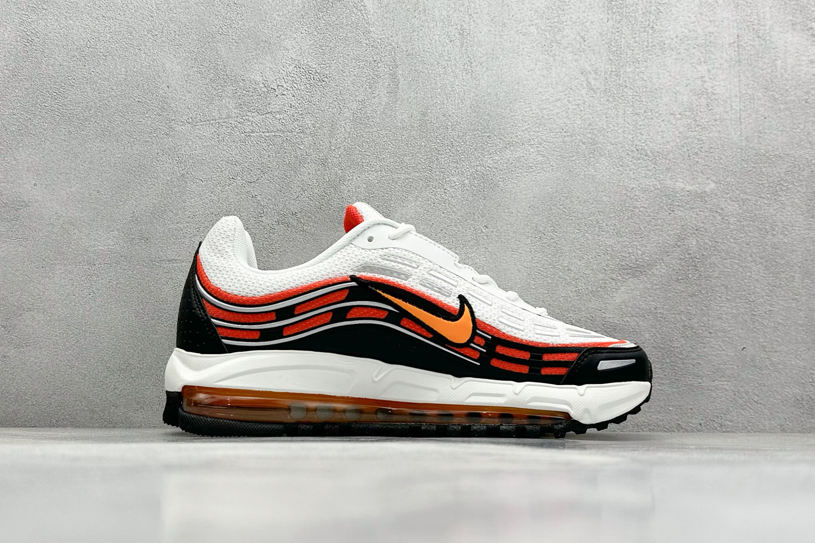  
Comme Des Garcons Homme Plus x Nk Air Max TL 2.5 P