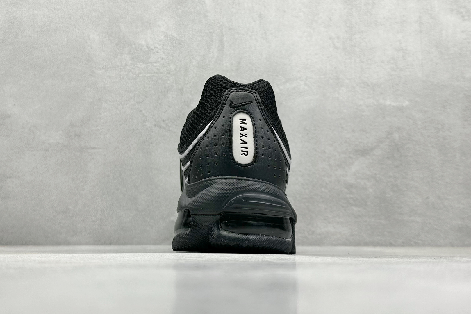  
Comme Des Garcons Homme Plus x Nk Air Max TL 2.5 P