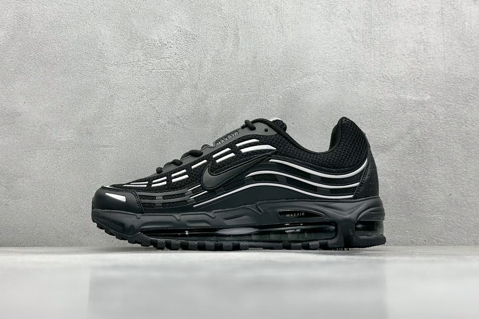  
Comme Des Garcons Homme Plus x Nk Air Max TL 2.5 P