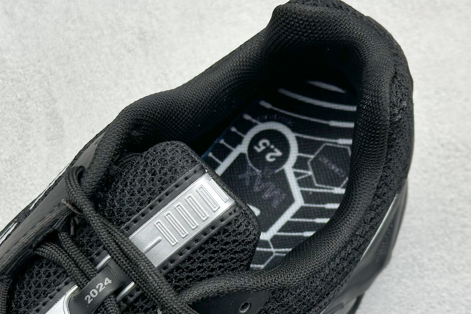  
Comme Des Garcons Homme Plus x Nk Air Max TL 2.5 P