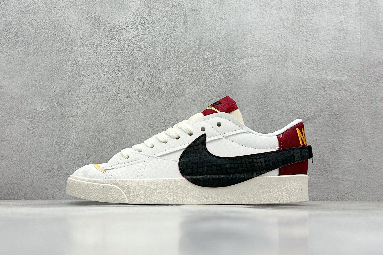  
NK Blazer Low'77 Jumbo  大钩
经典百搭低帮开拓者休闲运动板鞋
真硫化铝楦制作
