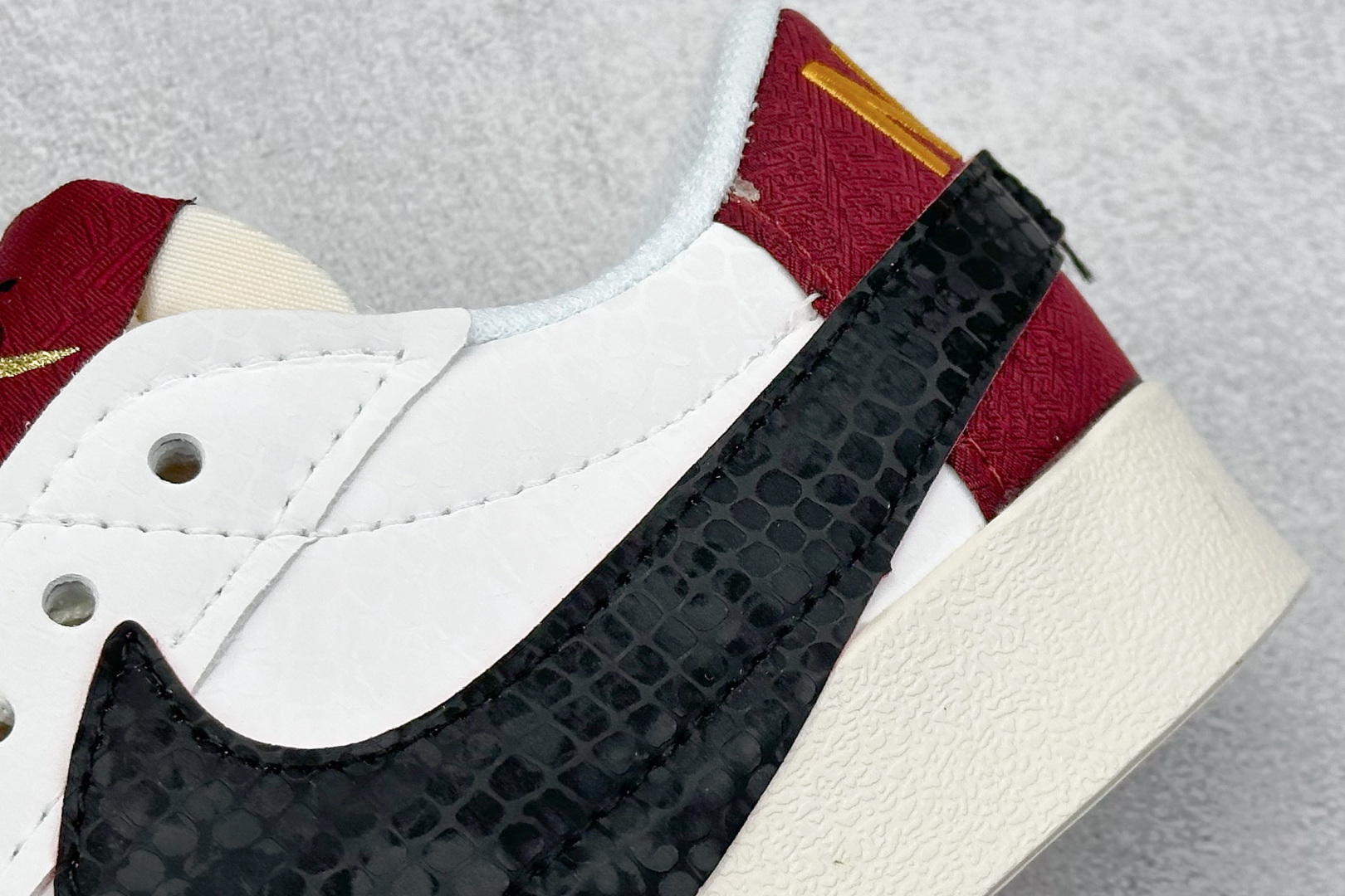  
NK Blazer Low'77 Jumbo  大钩
经典百搭低帮开拓者休闲运动板鞋
真硫化铝楦制作