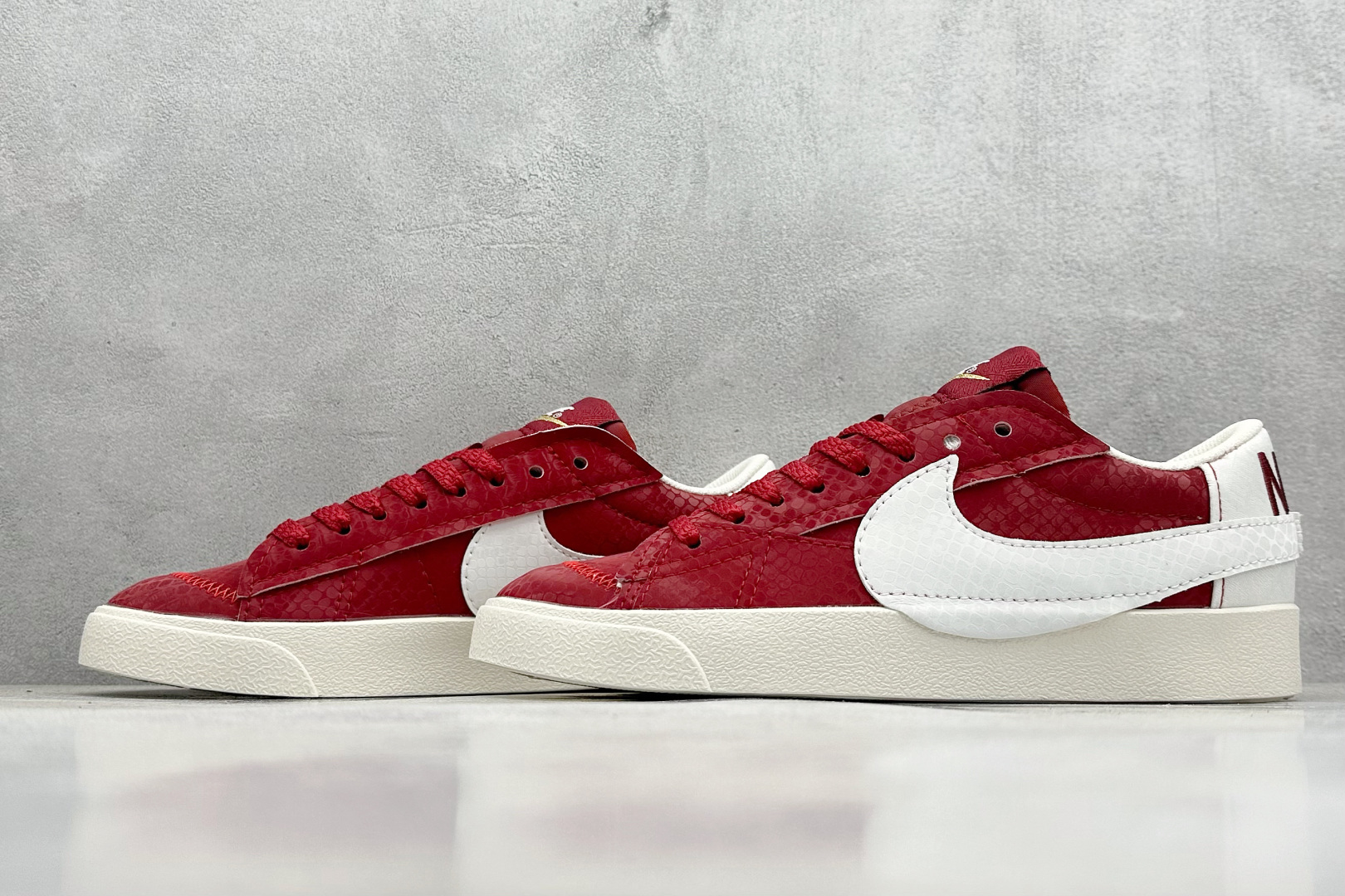  
NK Blazer Low'77 Jumbo 大钩
经典百搭低帮开拓者休闲运动板鞋
真硫化铝楦制作 