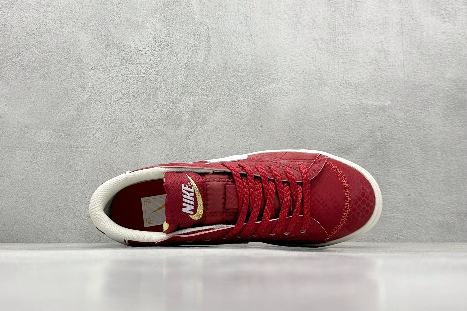  
NK Blazer Low'77 Jumbo 大钩
经典百搭低帮开拓者休闲运动板鞋
真硫化铝楦制作 