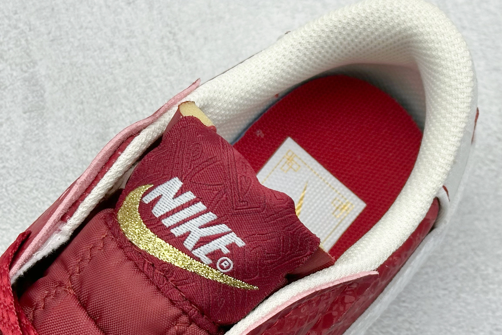  
NK Blazer Low'77 Jumbo 大钩
经典百搭低帮开拓者休闲运动板鞋
真硫化铝楦制作 