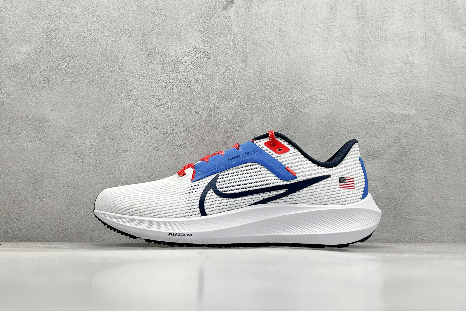 福利特价 
Nike Air Zoom Pegasus 40代 网面透气跑步鞋 兼顾迅疾外观和稳固脚感 