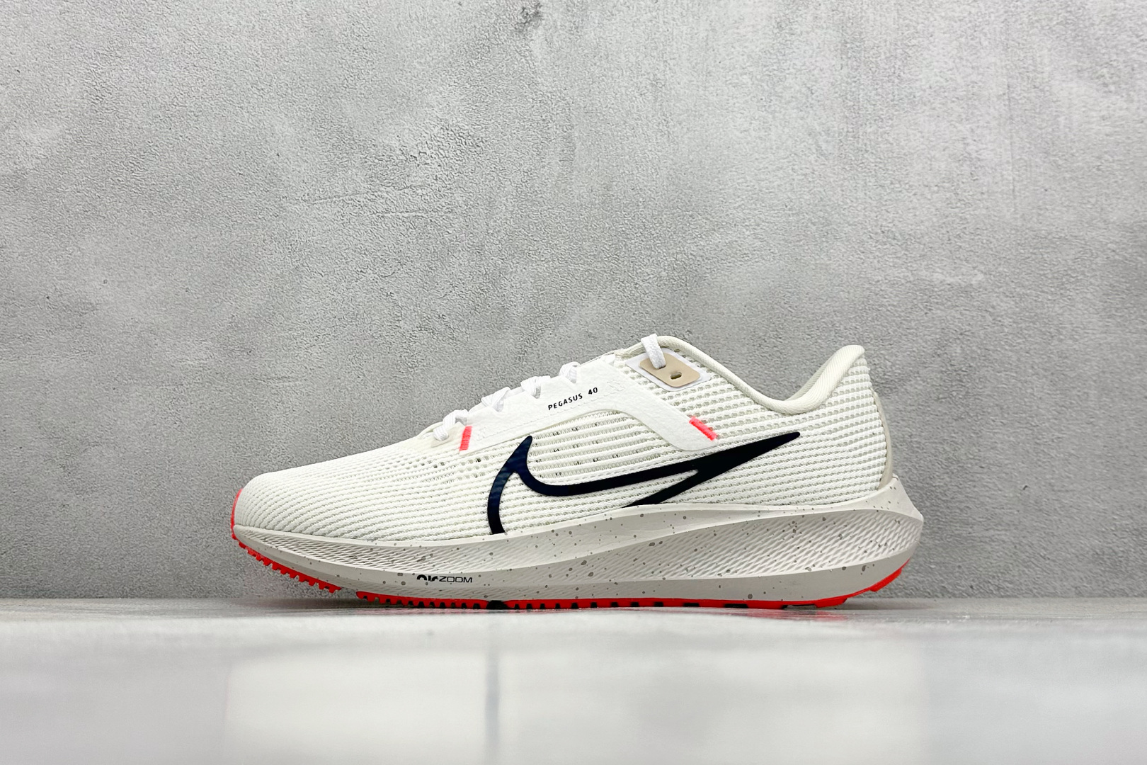 福利特价 
Nike Air Zoom Pegasus 40代 网面透气跑步鞋 兼顾迅疾外观和稳固脚感 