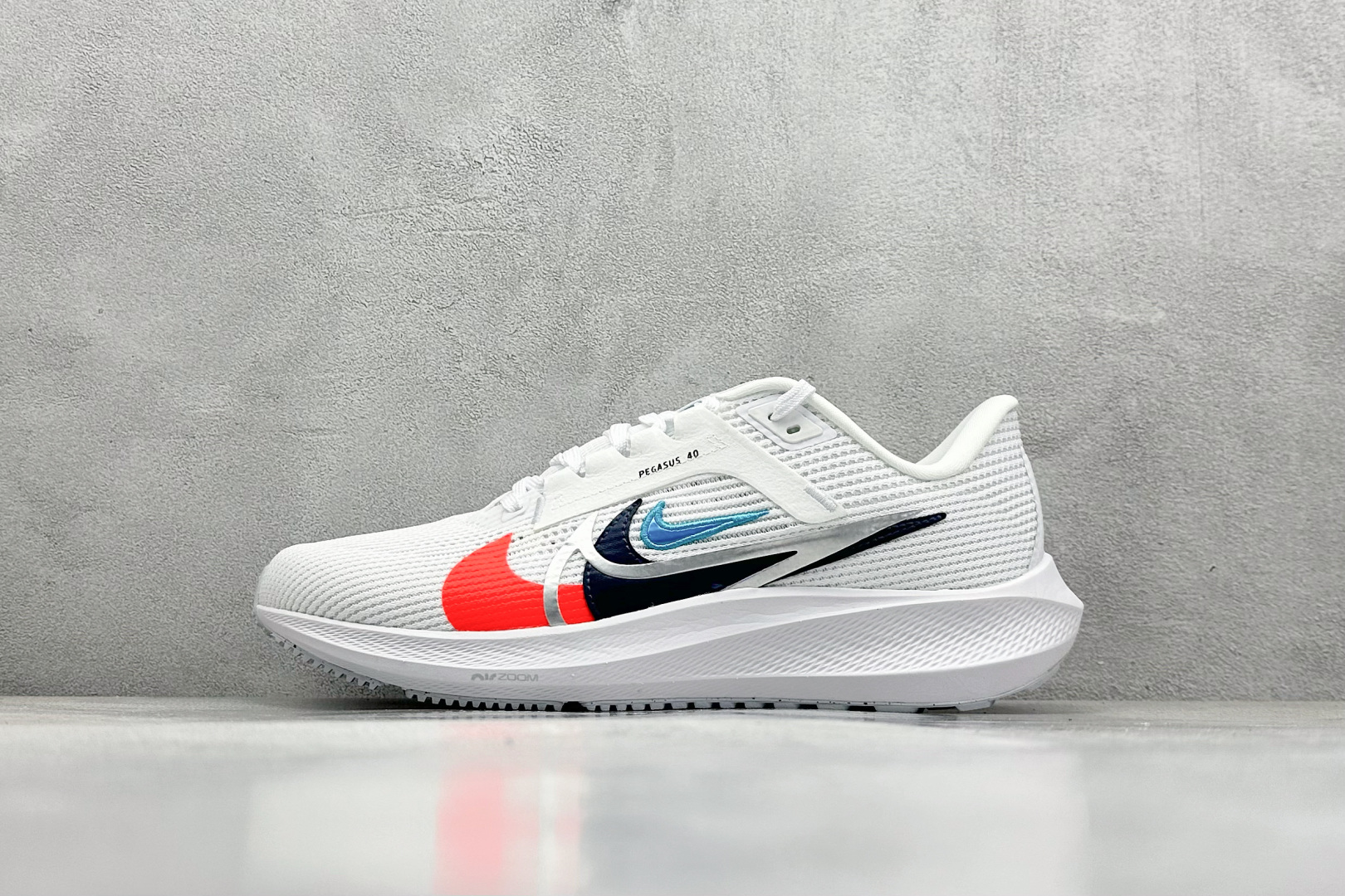 福利特价 
Nike Air Zoom Pegasus 40代 网面透气跑步鞋 兼顾迅疾外观和稳固脚感 