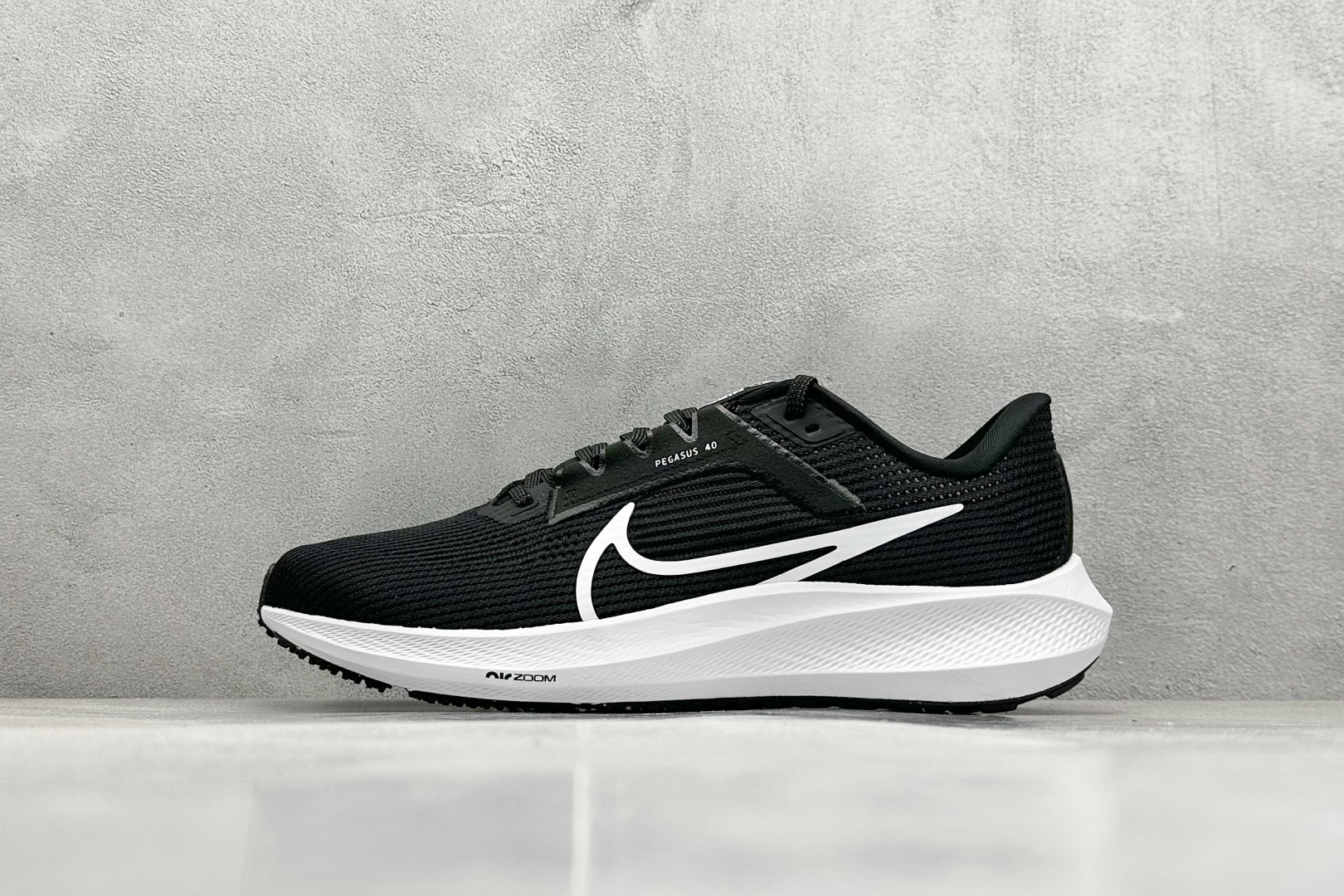 福利特价 
Nike Air Zoom Pegasus 40代 网面透气跑步鞋 兼顾迅疾外观和稳固脚感 