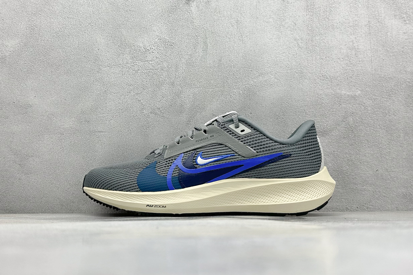 福利特价 
Nike Air Zoom Pegasus 40代 网面透气跑步鞋 兼顾迅疾外观和稳固脚感 