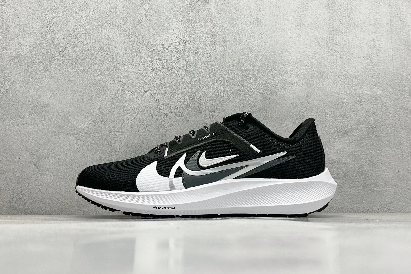 福利特价 
Nike Air Zoom Pegasus 40代 网面透气跑步鞋 兼顾迅疾外观和稳固脚感 