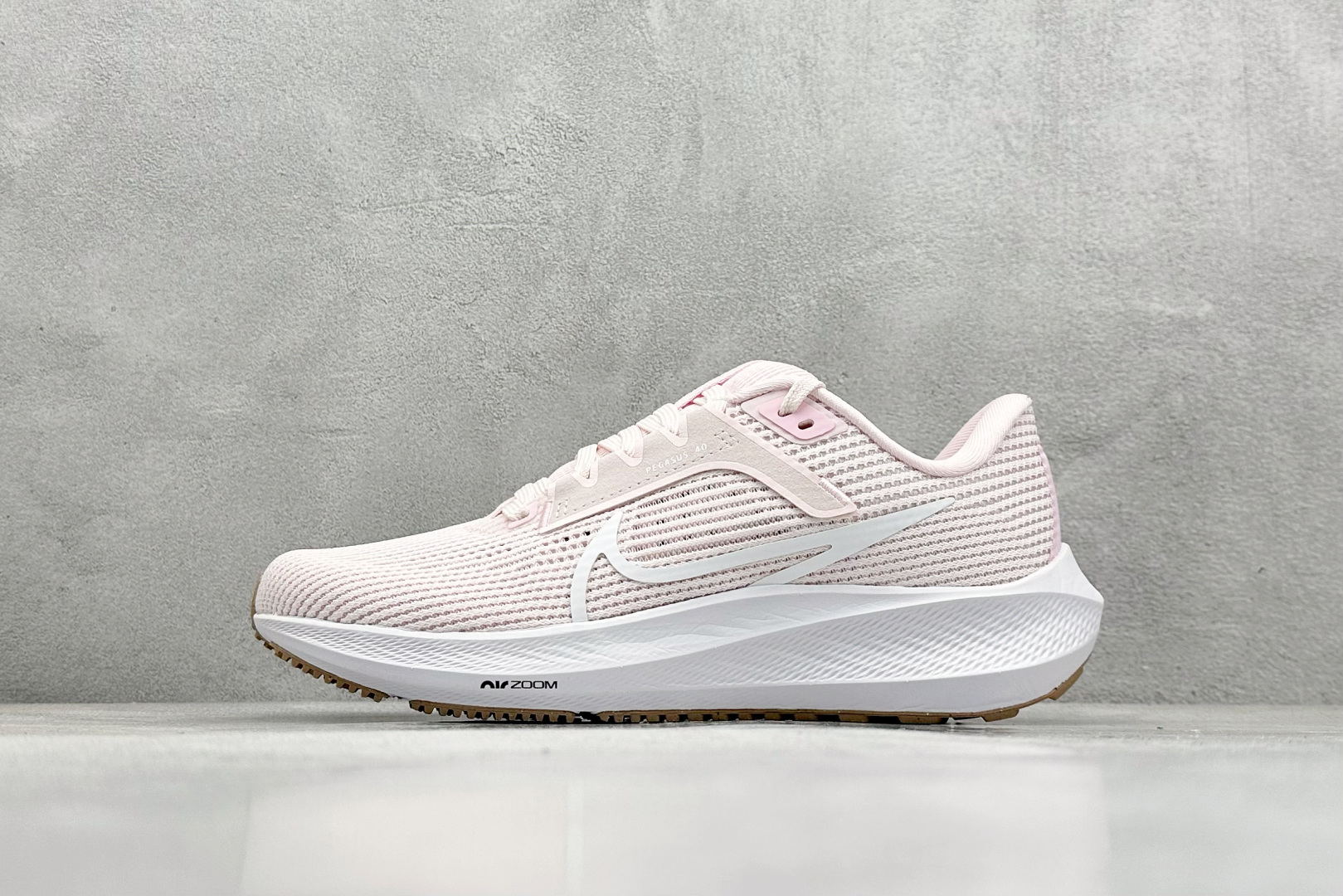 福利特价 
Nike Air Zoom Pegasus 40代 网面透气跑步鞋 兼顾迅疾外观和稳固脚感 