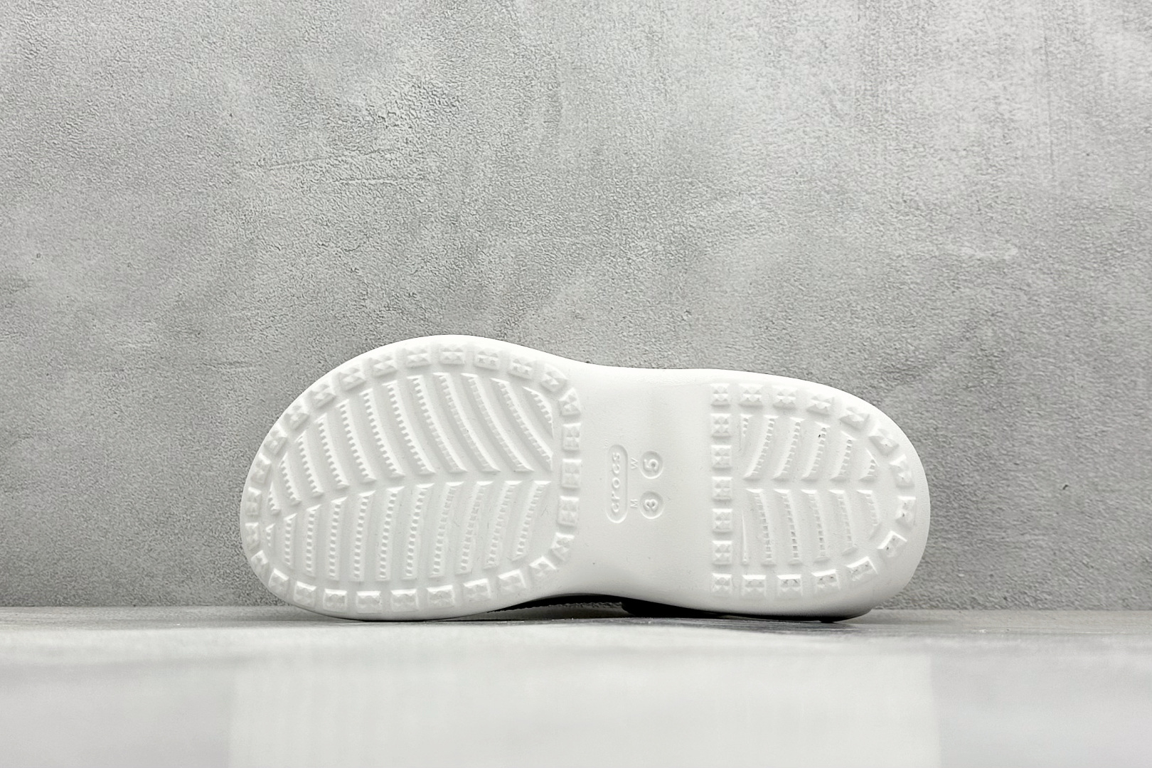  终端放店
K版  Crocs 卡洛驰 贝拉

Size：M4=36-37
           M5=
