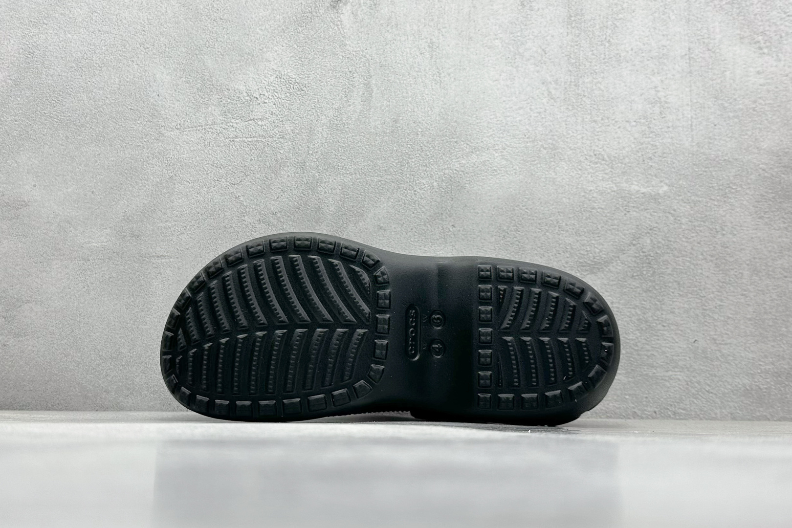  终端放店
K版  Crocs 卡洛驰 贝拉

Size：M4=36-37
           M5=