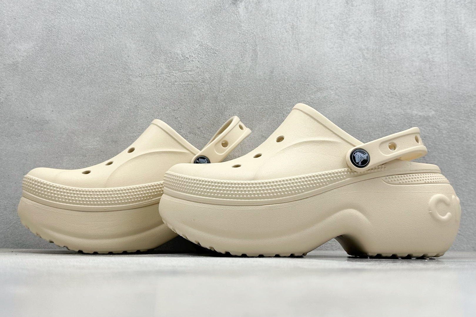  终端放店
K版  Crocs 卡洛驰 贝拉

Size：M4=36-37
           M5=