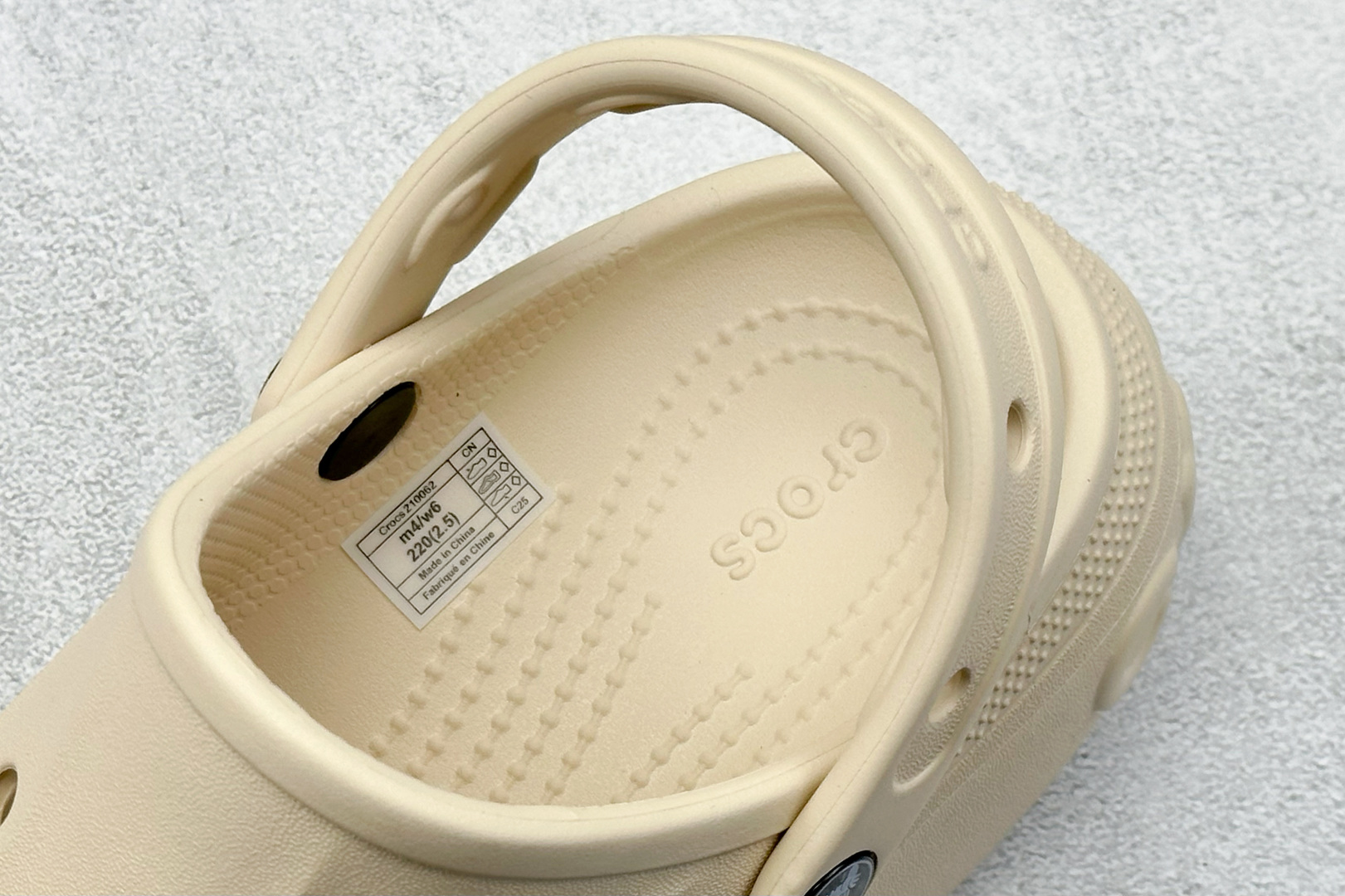  终端放店
K版  Crocs 卡洛驰 贝拉

Size：M4=36-37
           M5=