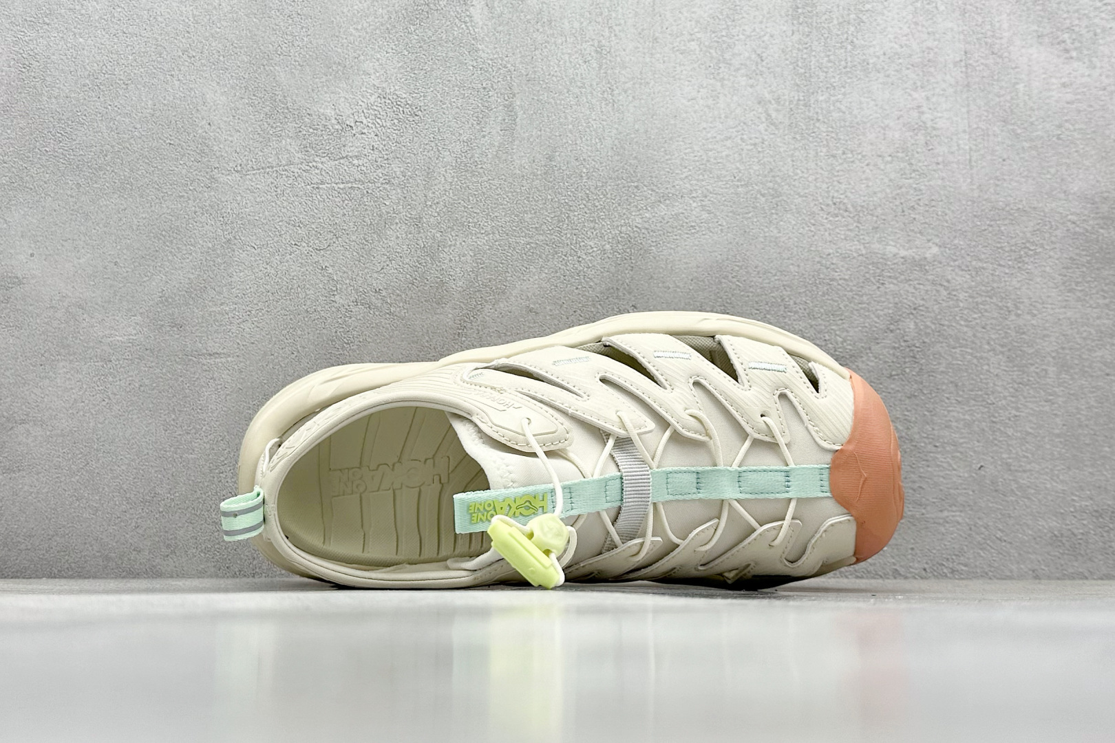 终端放店
TM版 Hoka One One Hopara 霍帕拉休闲户外涉水溯溪凉鞋
作为先锋品牌的