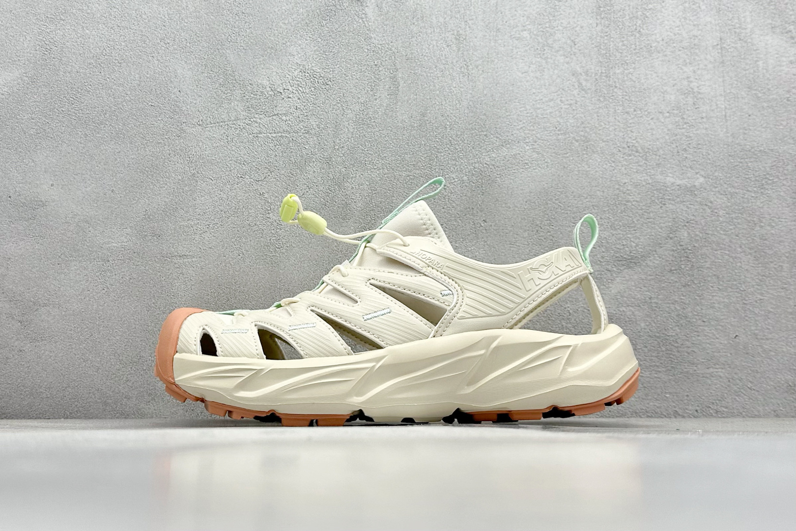 终端放店
TM版 Hoka One One Hopara 霍帕拉休闲户外涉水溯溪凉鞋
作为先锋品牌的