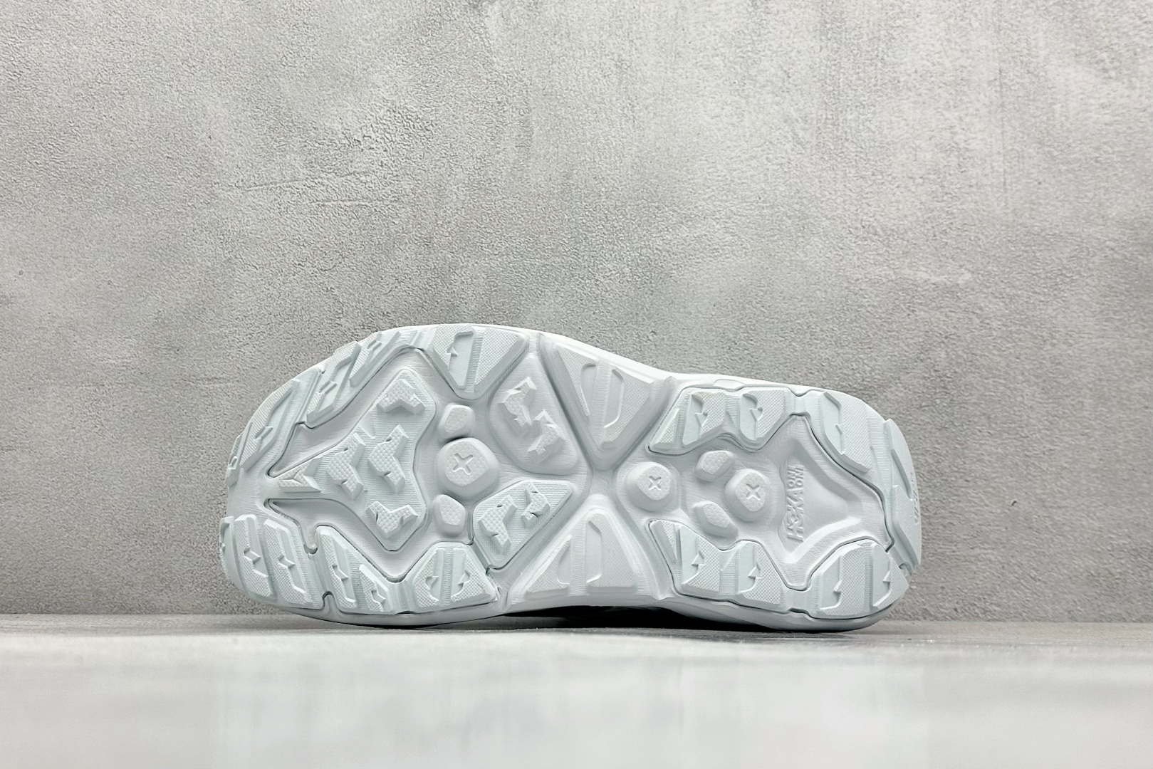 终端放店
TM版 Hoka One One Hopara 霍帕拉休闲户外涉水溯溪凉鞋
作为先锋品牌的
