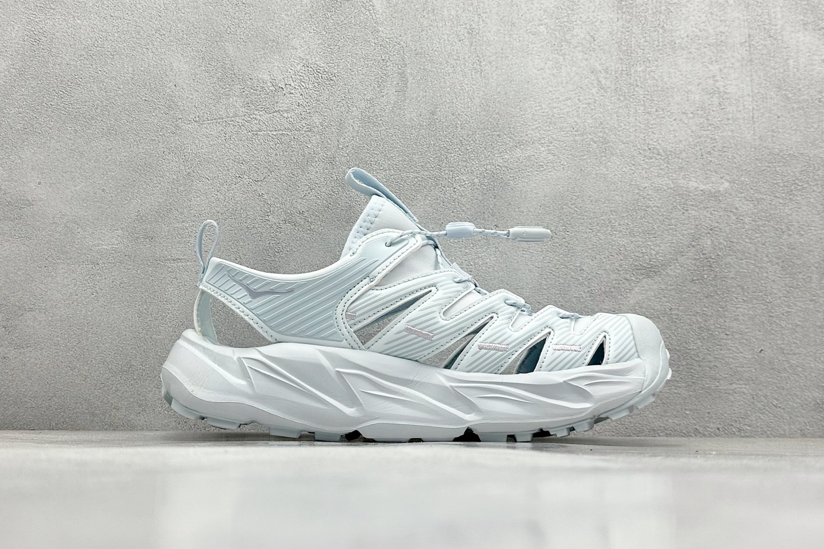 终端放店
TM版 Hoka One One Hopara 霍帕拉休闲户外涉水溯溪凉鞋
作为先锋品牌的