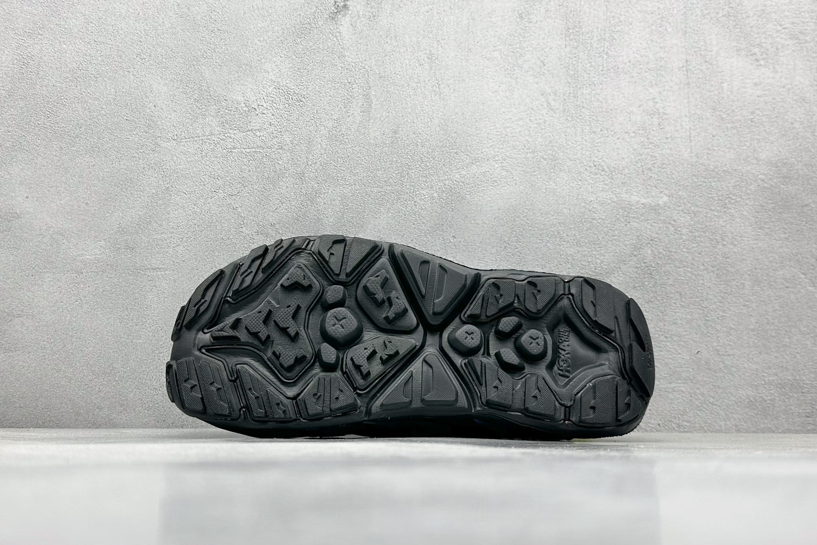 终端放店
TM版 Hoka One One Hopara 霍帕拉休闲户外涉水溯溪凉鞋
作为先锋品牌的