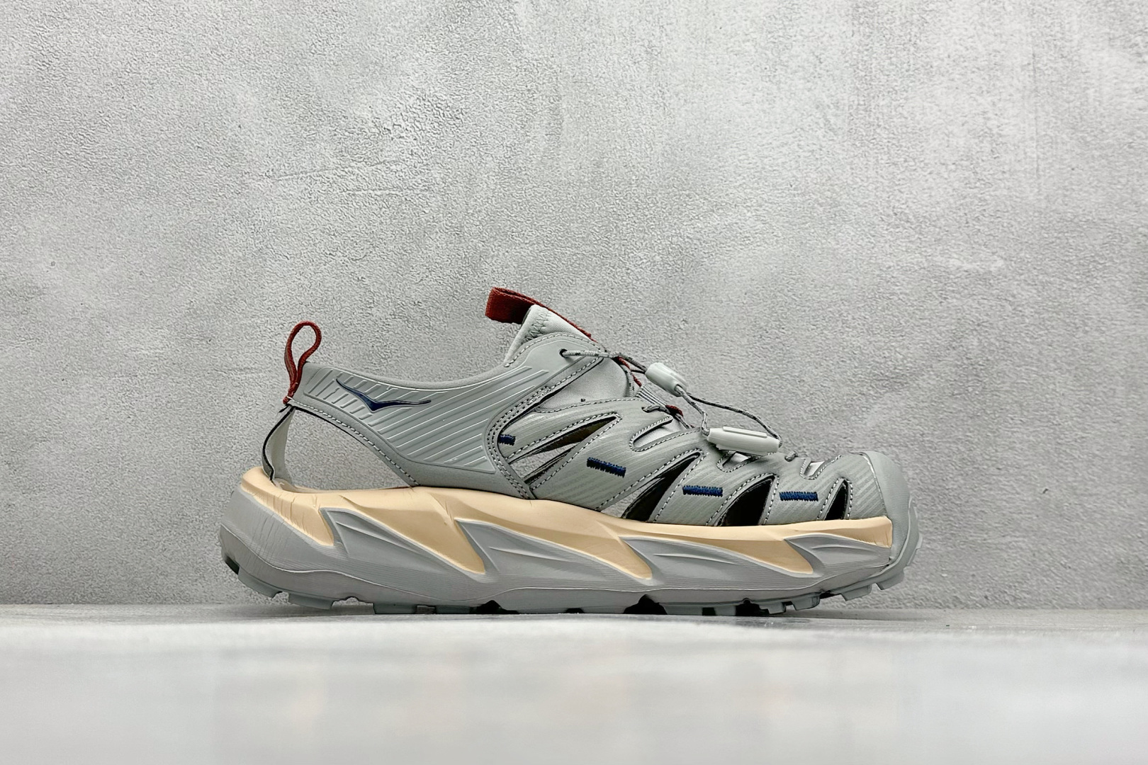 终端放店
TM版 Hoka One One Hopara 霍帕拉休闲户外涉水溯溪凉鞋
作为先锋品牌的