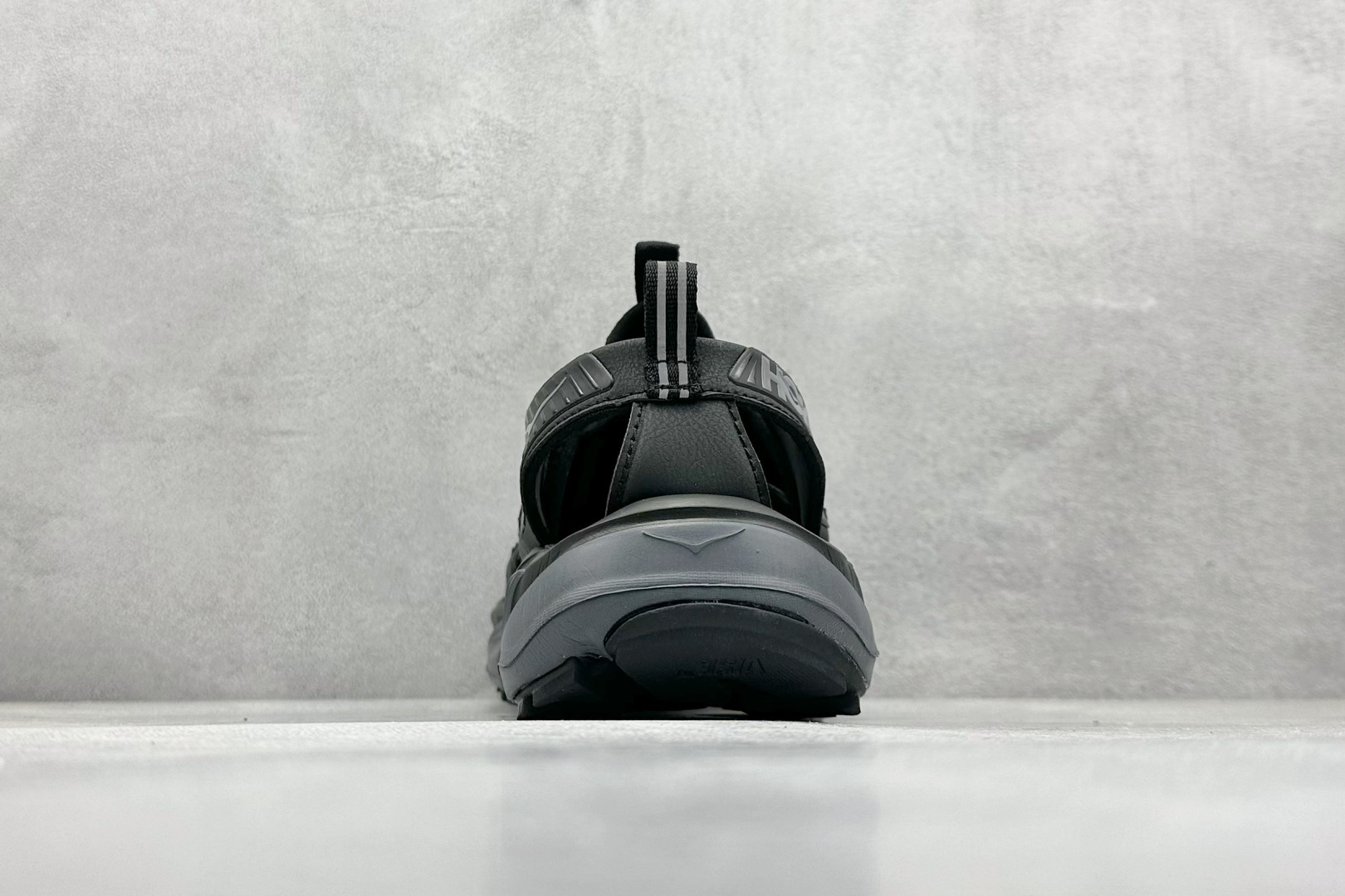 终端放店
TM版 Hoka One One Hopara 霍帕拉休闲户外涉水溯溪凉鞋
作为先锋品牌的