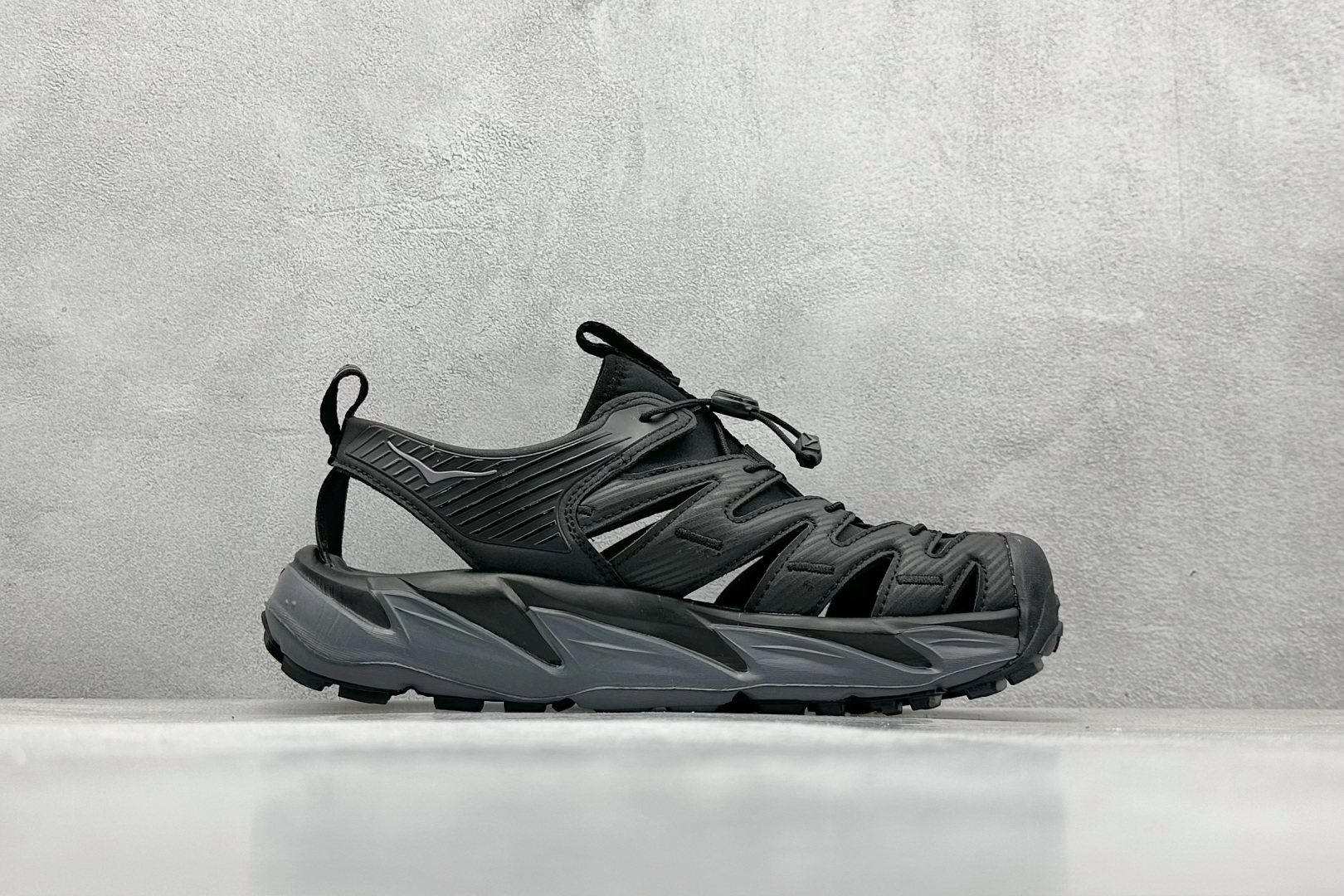终端放店
TM版 Hoka One One Hopara 霍帕拉休闲户外涉水溯溪凉鞋
作为先锋品牌的