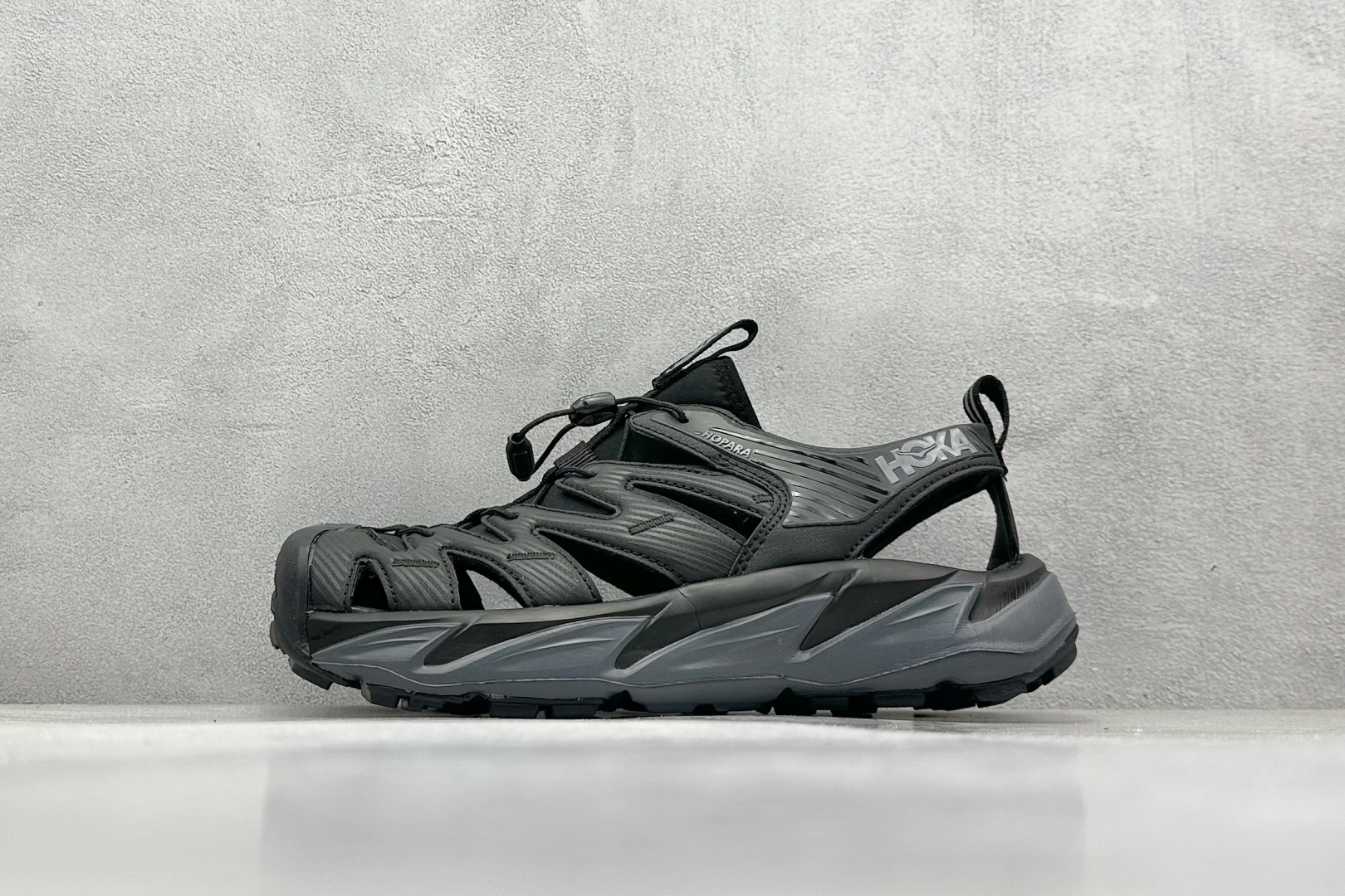 终端放店
TM版 Hoka One One Hopara 霍帕拉休闲户外涉水溯溪凉鞋
作为先锋品牌的