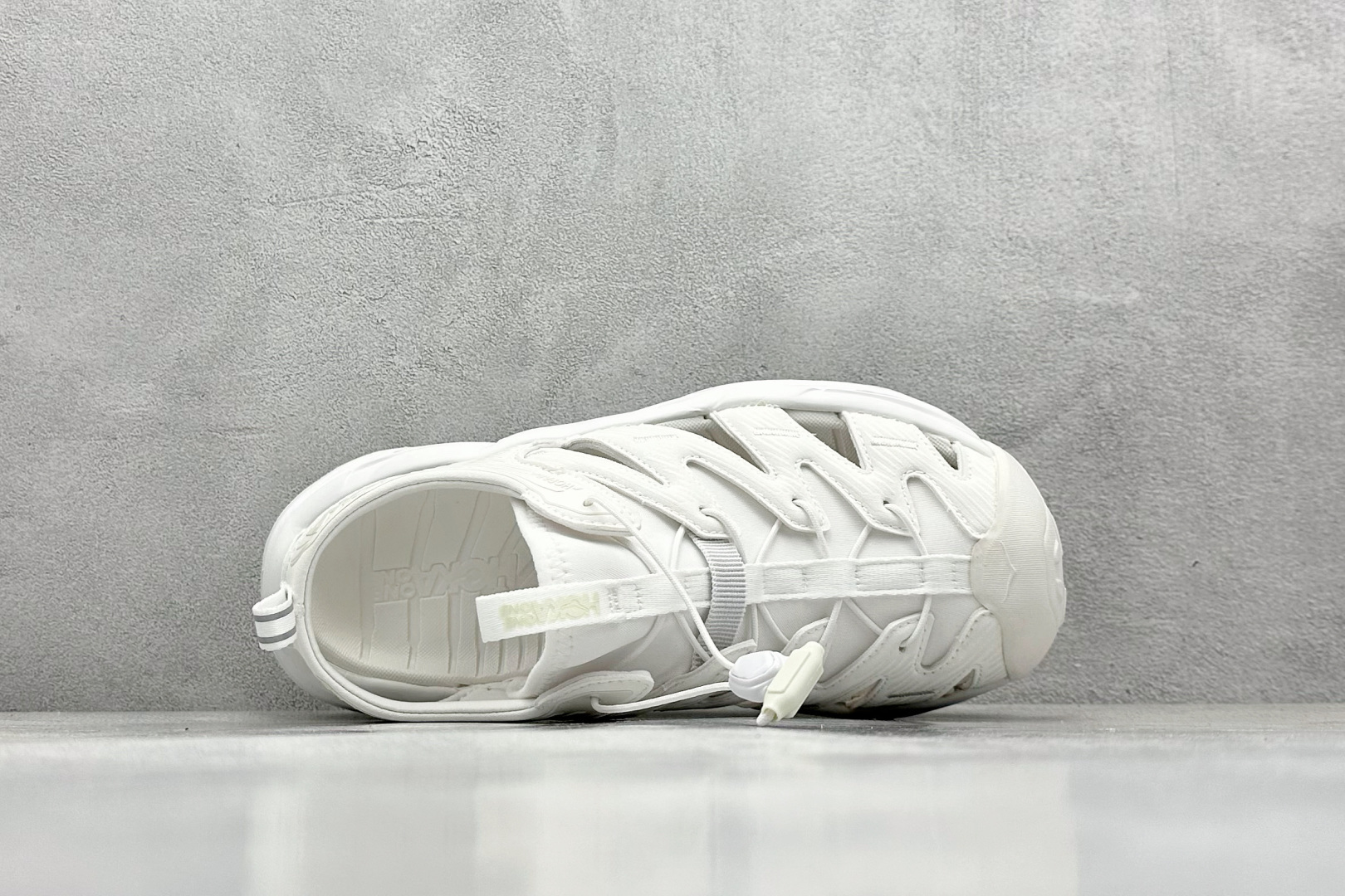 终端放店
TM版 Hoka One One Hopara 霍帕拉休闲户外涉水溯溪凉鞋
作为先锋品牌的
