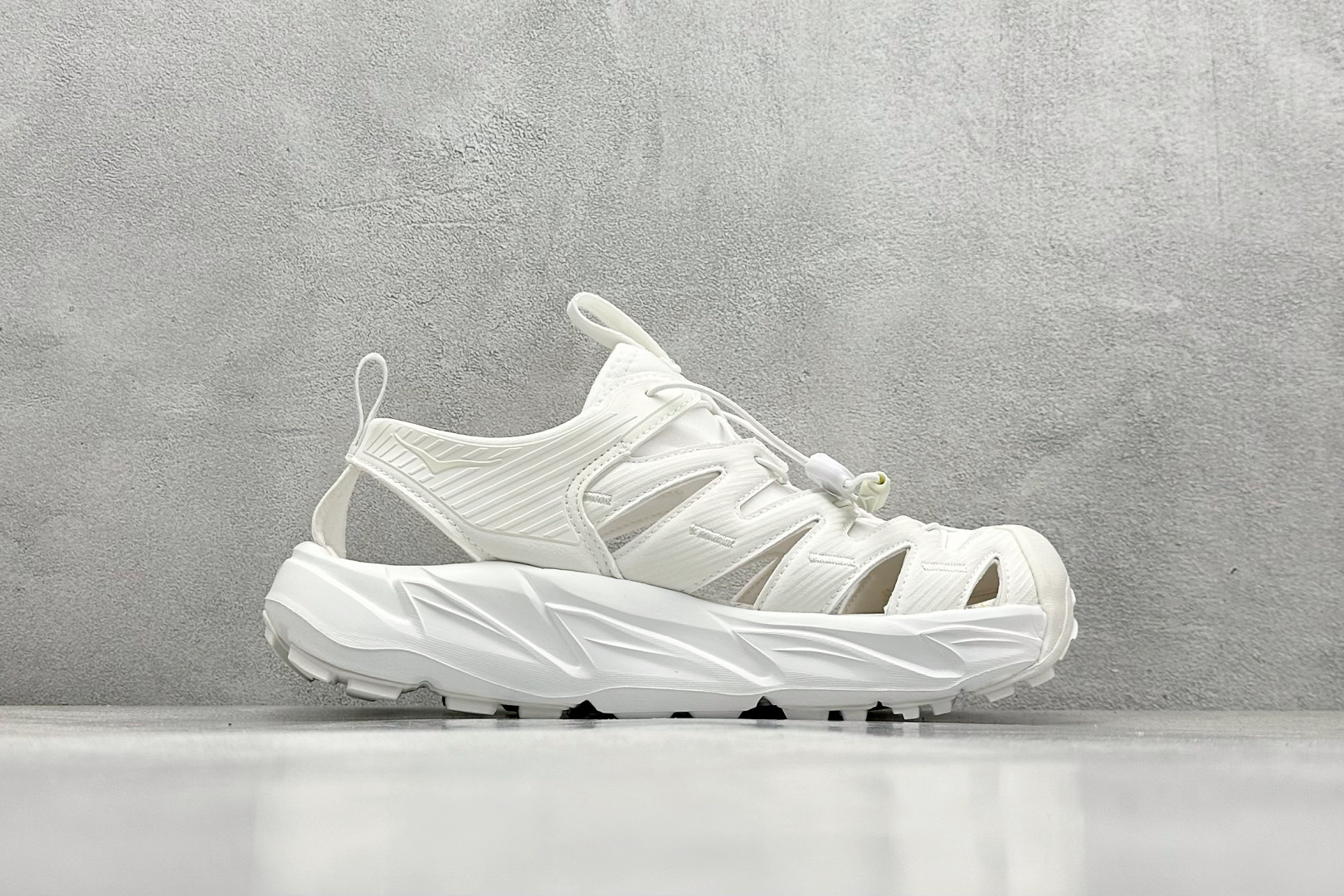 终端放店
TM版 Hoka One One Hopara 霍帕拉休闲户外涉水溯溪凉鞋
作为先锋品牌的