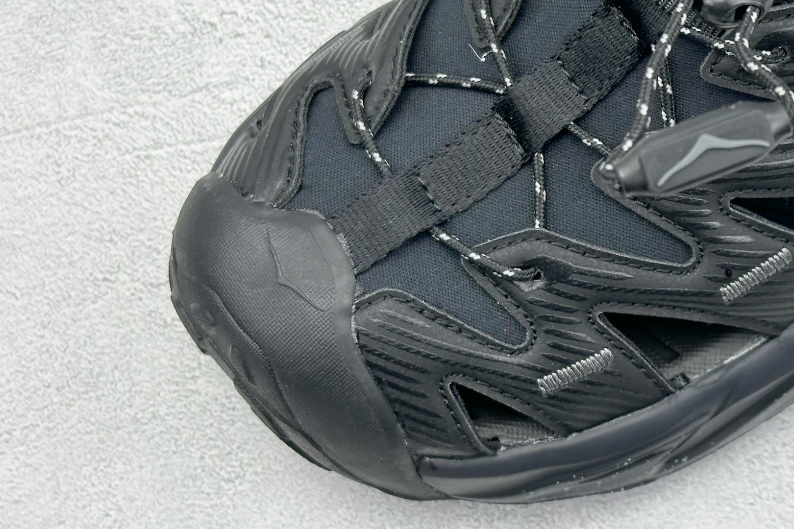 终端放店
TM版 Hoka One One Hopara 霍帕拉休闲户外涉水溯溪凉鞋
作为先锋品牌的