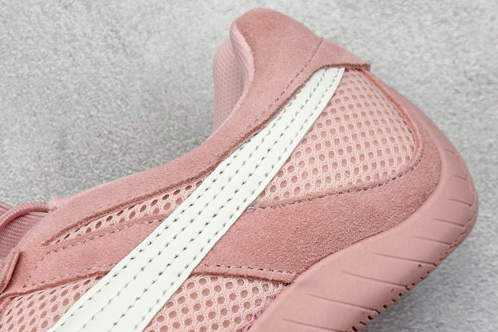  终端放店
XS版 PUMA Speedcat Go 薄底鞋 柔软舒适 防滑耐磨 彪马低帮复古运动休闲赛