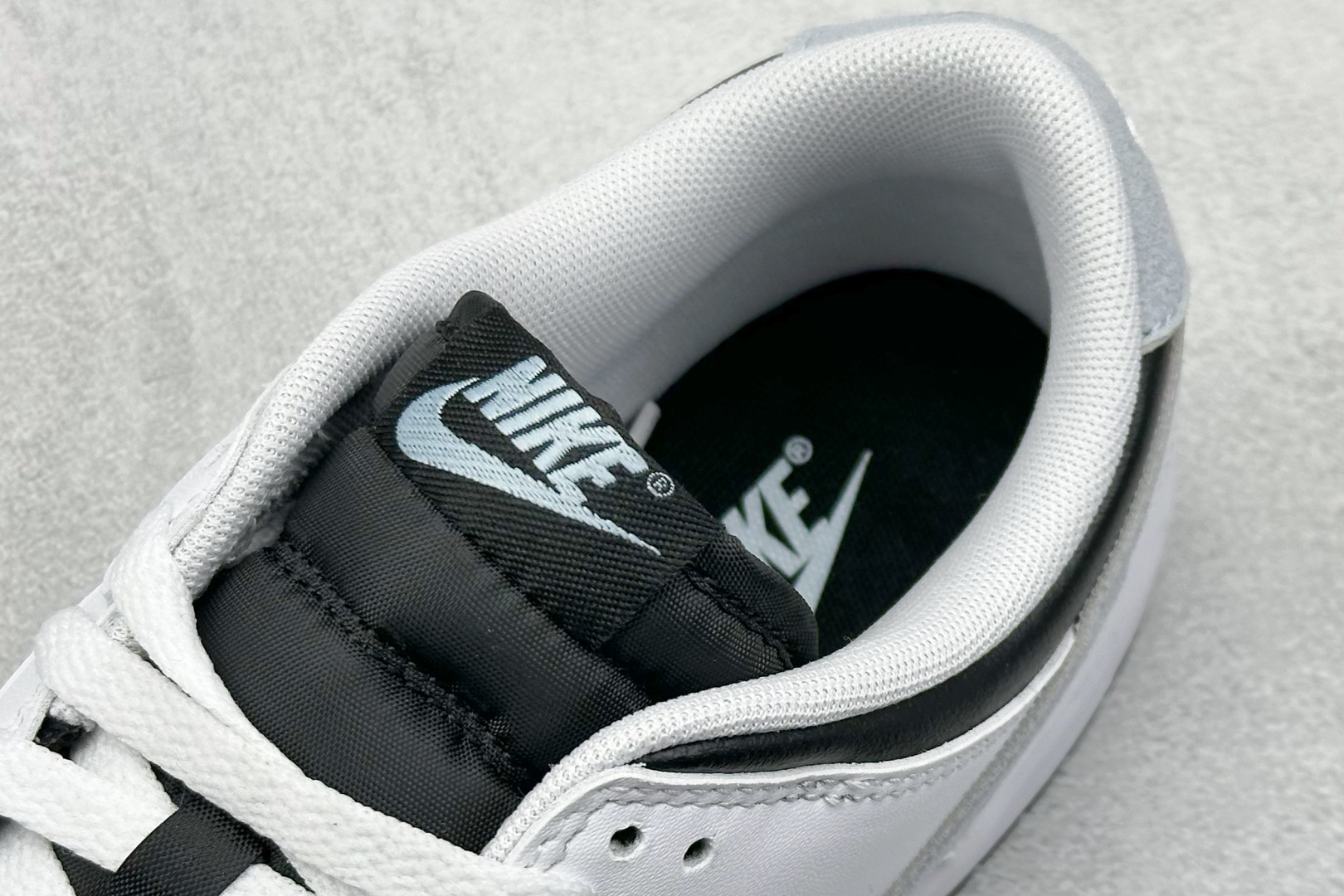  终端放店
YH版 Nike SB Dunk Reverse Panda 2.0 白黑色
原装头层材料 