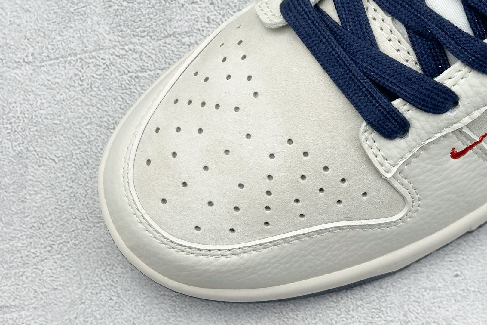 终端放店
XC版 Nk SB Dunk Low Supreme联名-双勾米深蓝 周年高端定制 低帮休闲