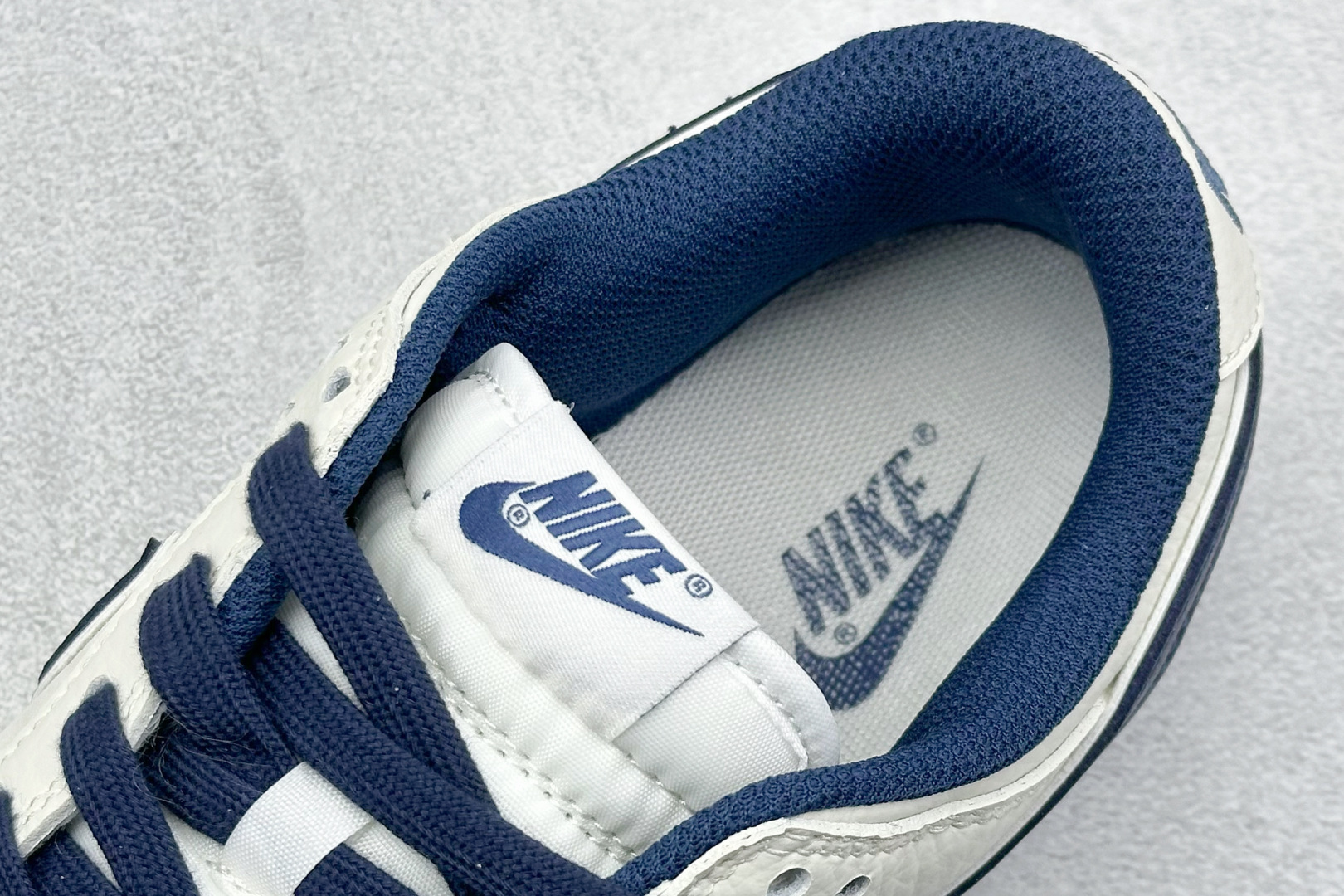  终端放店
XC版 Nk SB Dunk Low Supreme联名-双勾米深蓝 周年高端定制 低帮休闲