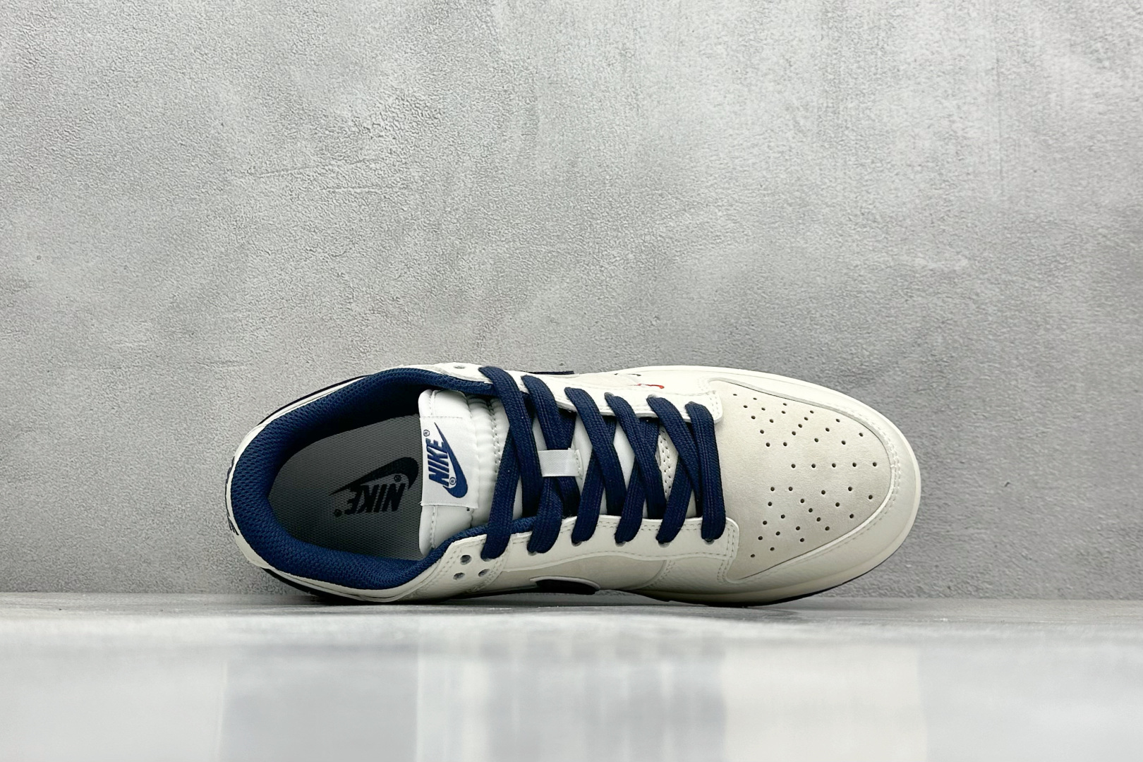  终端放店
XC版 Nk SB Dunk Low Supreme联名-双勾米深蓝 周年高端定制 低帮休闲