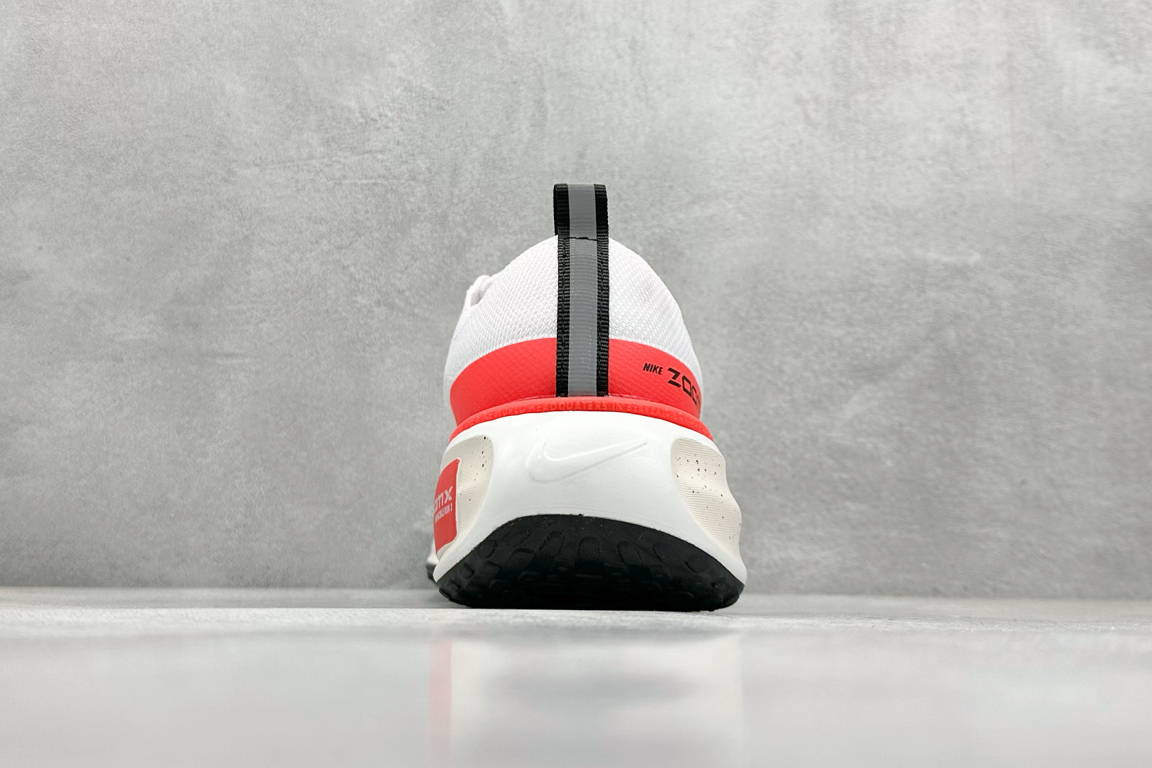 福利特价 终端放店
GS版 NK ZoomX Invincible Run Flyknit FK3 不可