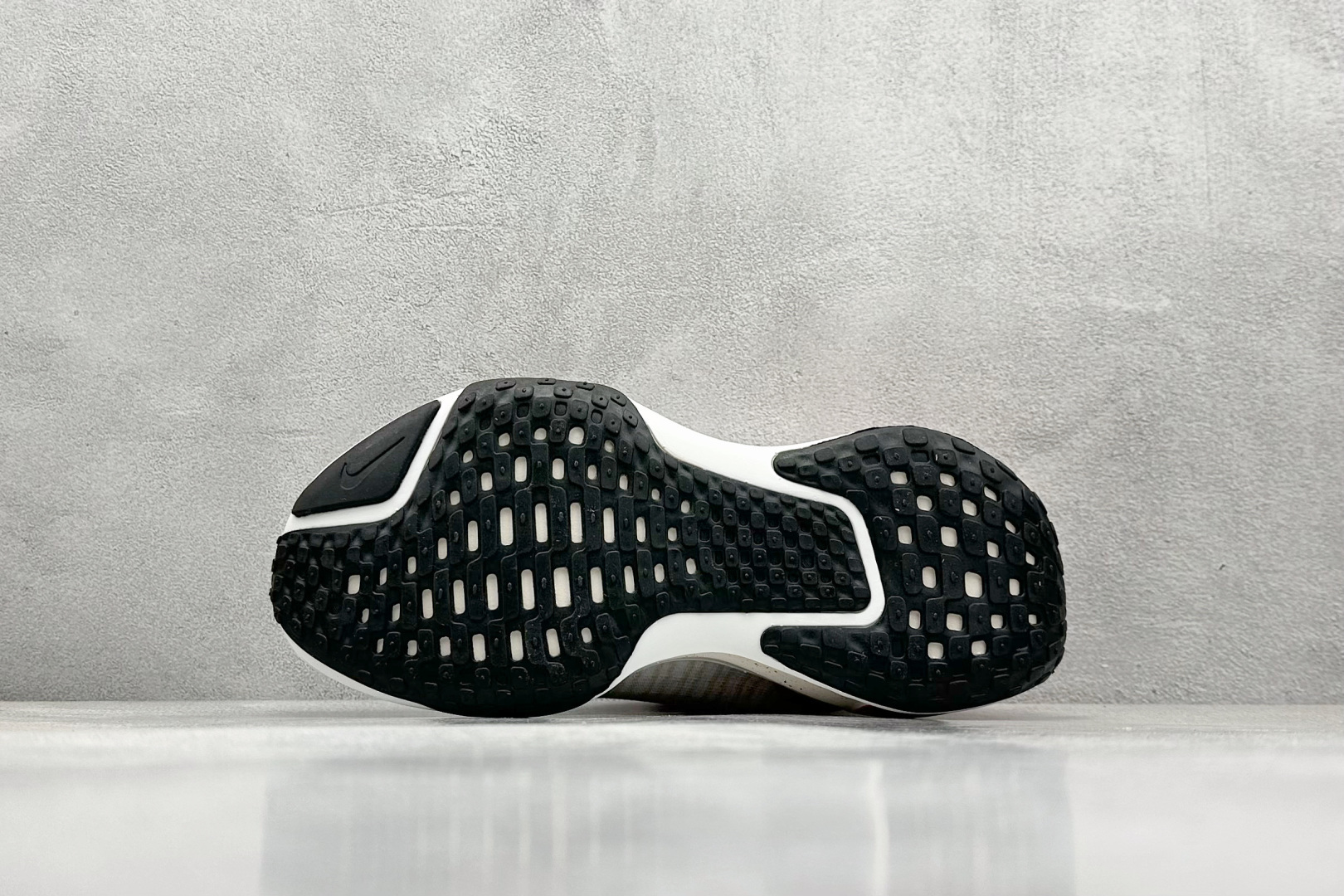福利特价 终端放店
GS版 NK ZoomX Invincible Run Flyknit FK3 不可
