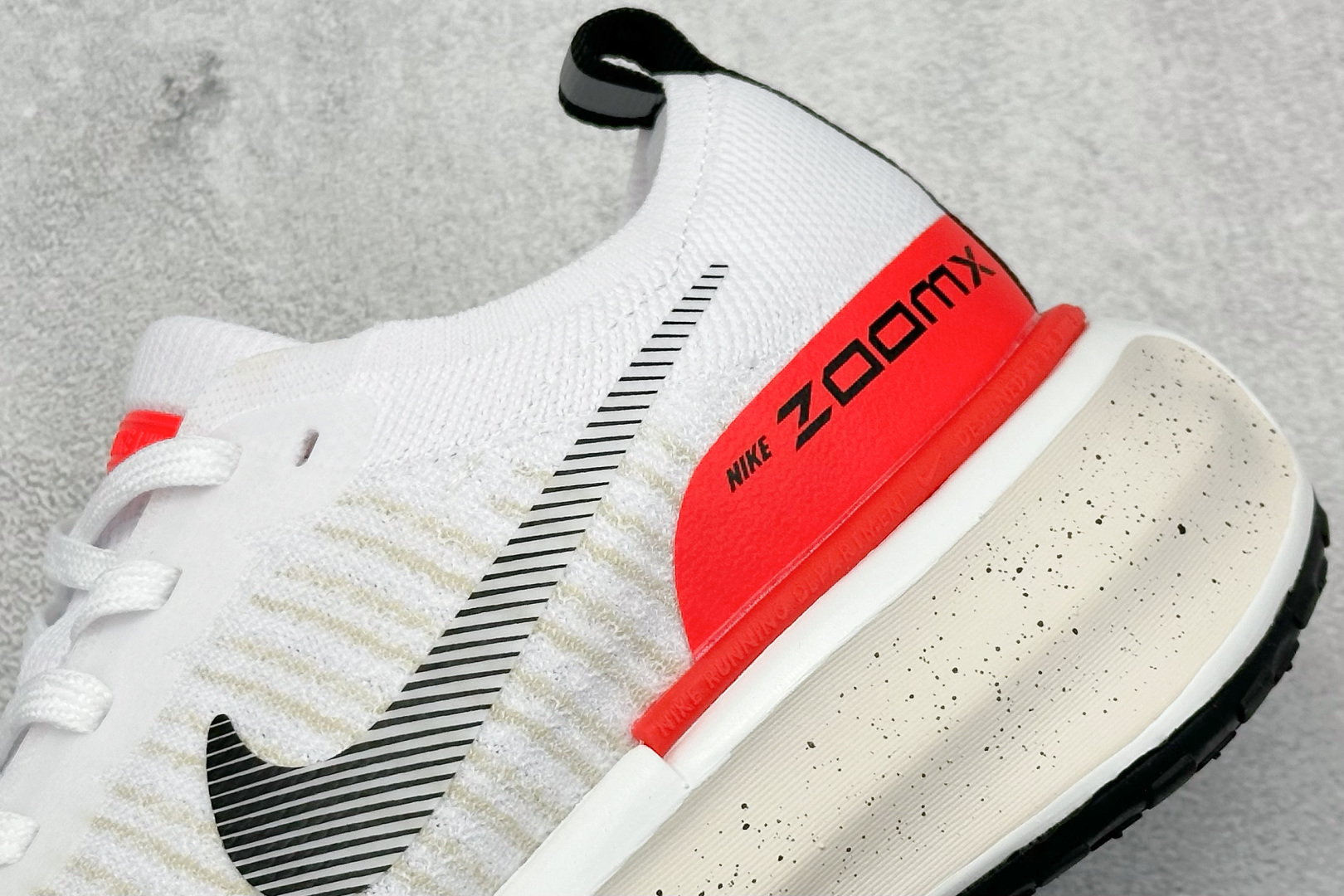 福利特价 终端放店
GS版 NK ZoomX Invincible Run Flyknit FK3 不可